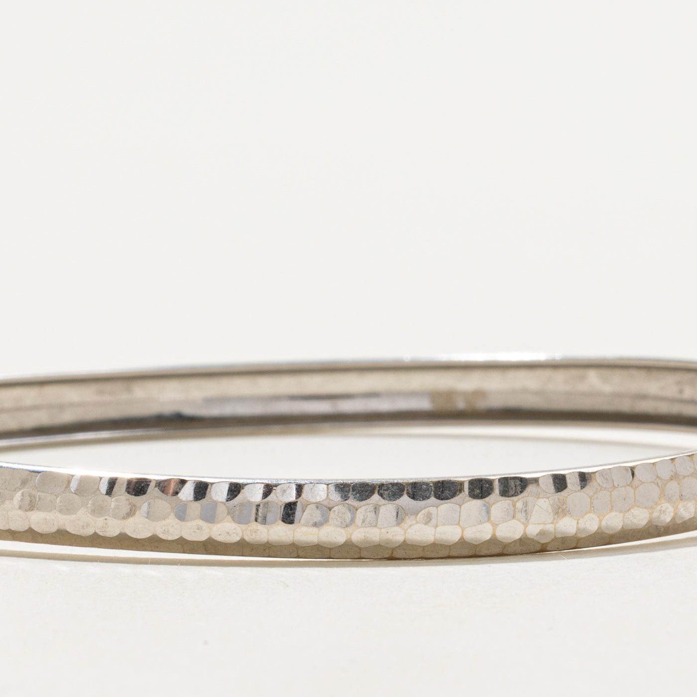 14k Hammered Bangle | 7.6mm | 7.5"