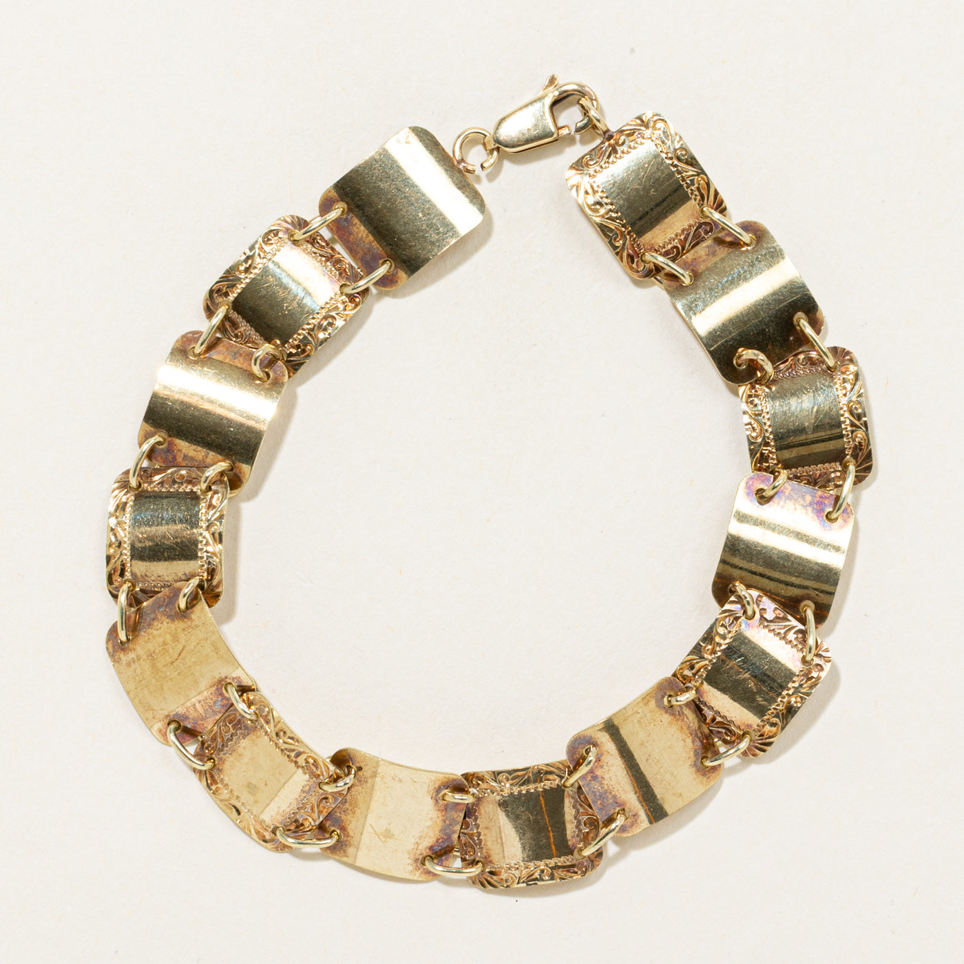 14k Engraved Curved Link Bracelet | 7"