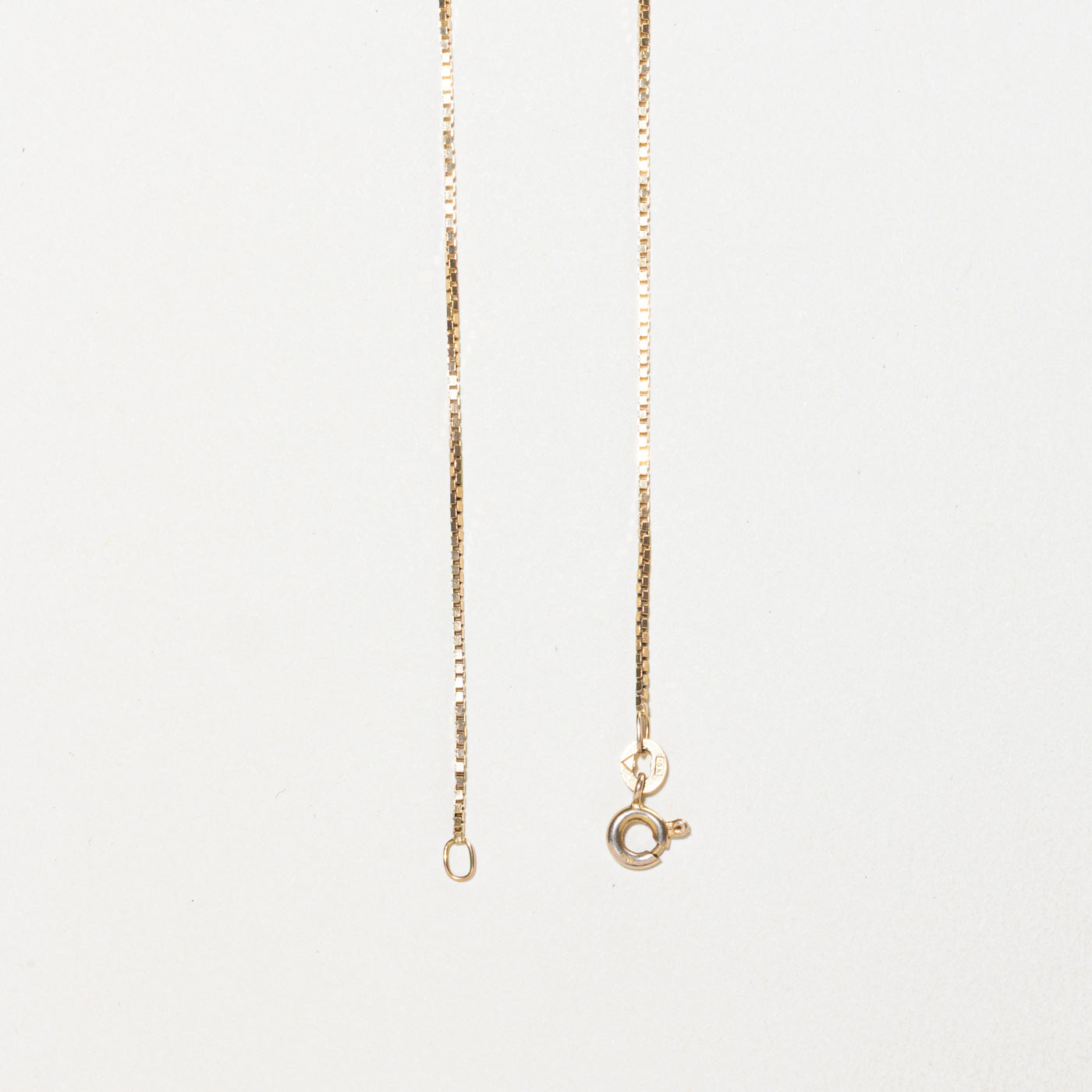 10k Hammered Star Pendant Necklace | 16.5"