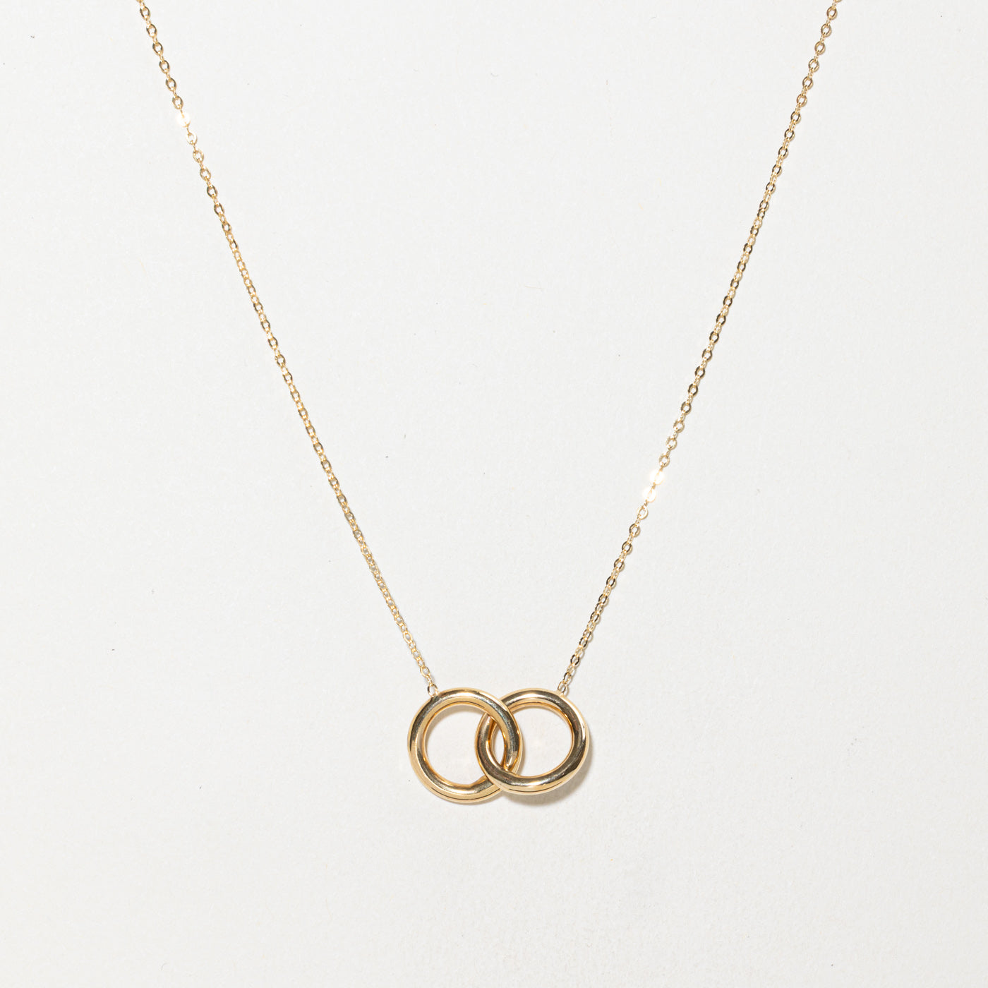 14k Interlocking Circles Necklace | 18"