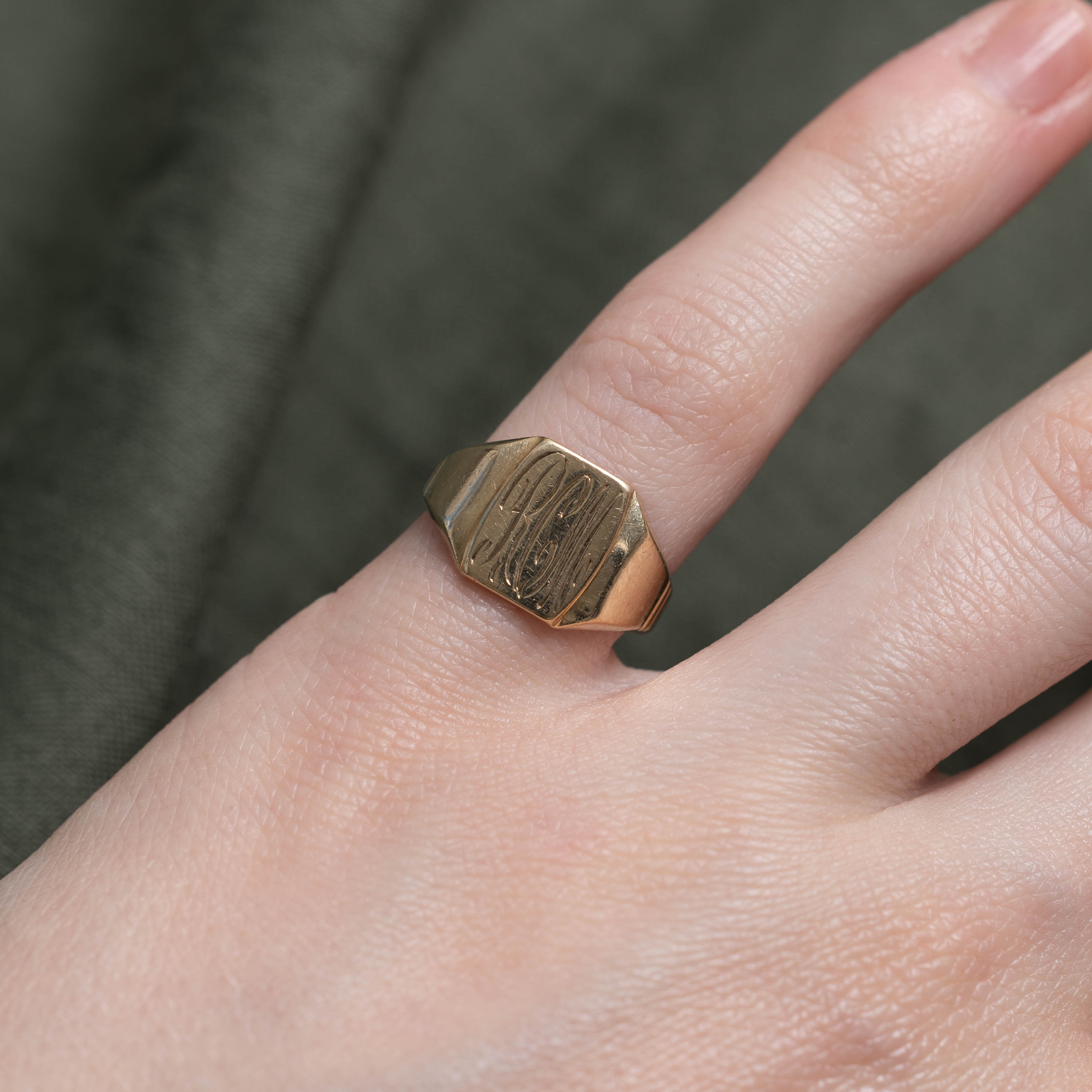 10k “RCM” Initialized Signet Ring | SZ 4.75