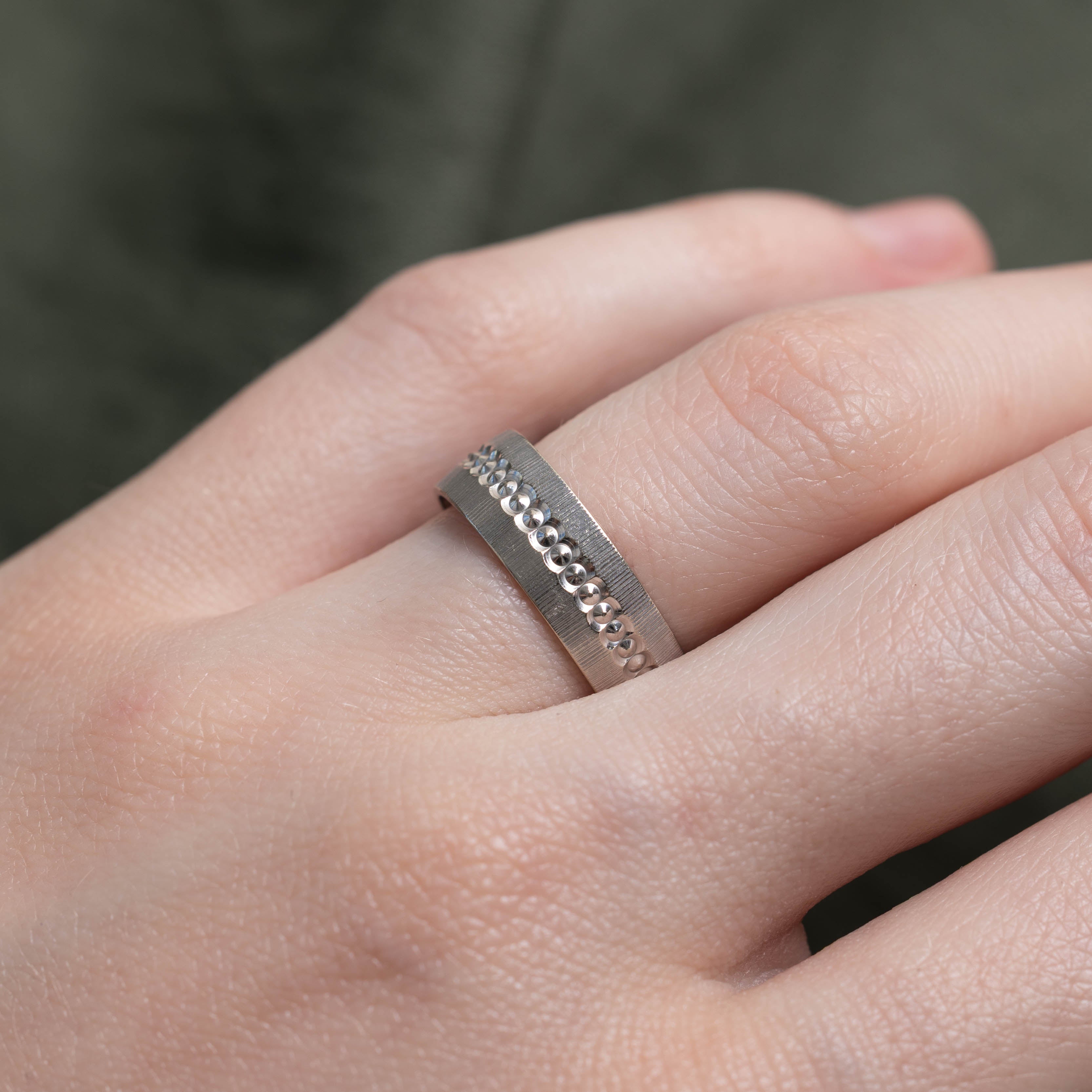 10k White Gold Fluted Band | 5.95mm | SZ 6.5