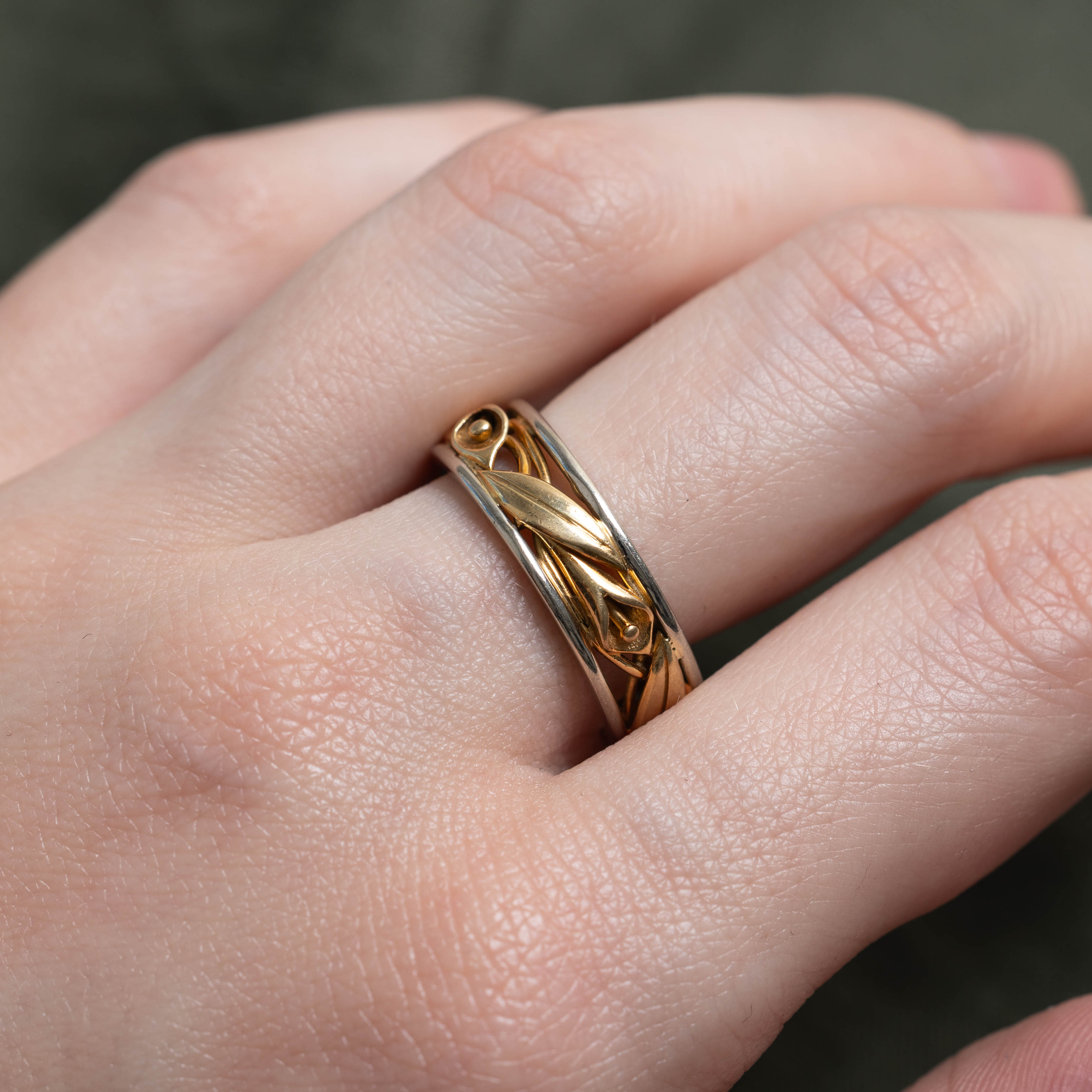 18k Two-Tone Floral Openwork Band | 6.60mm | SZ 6.5