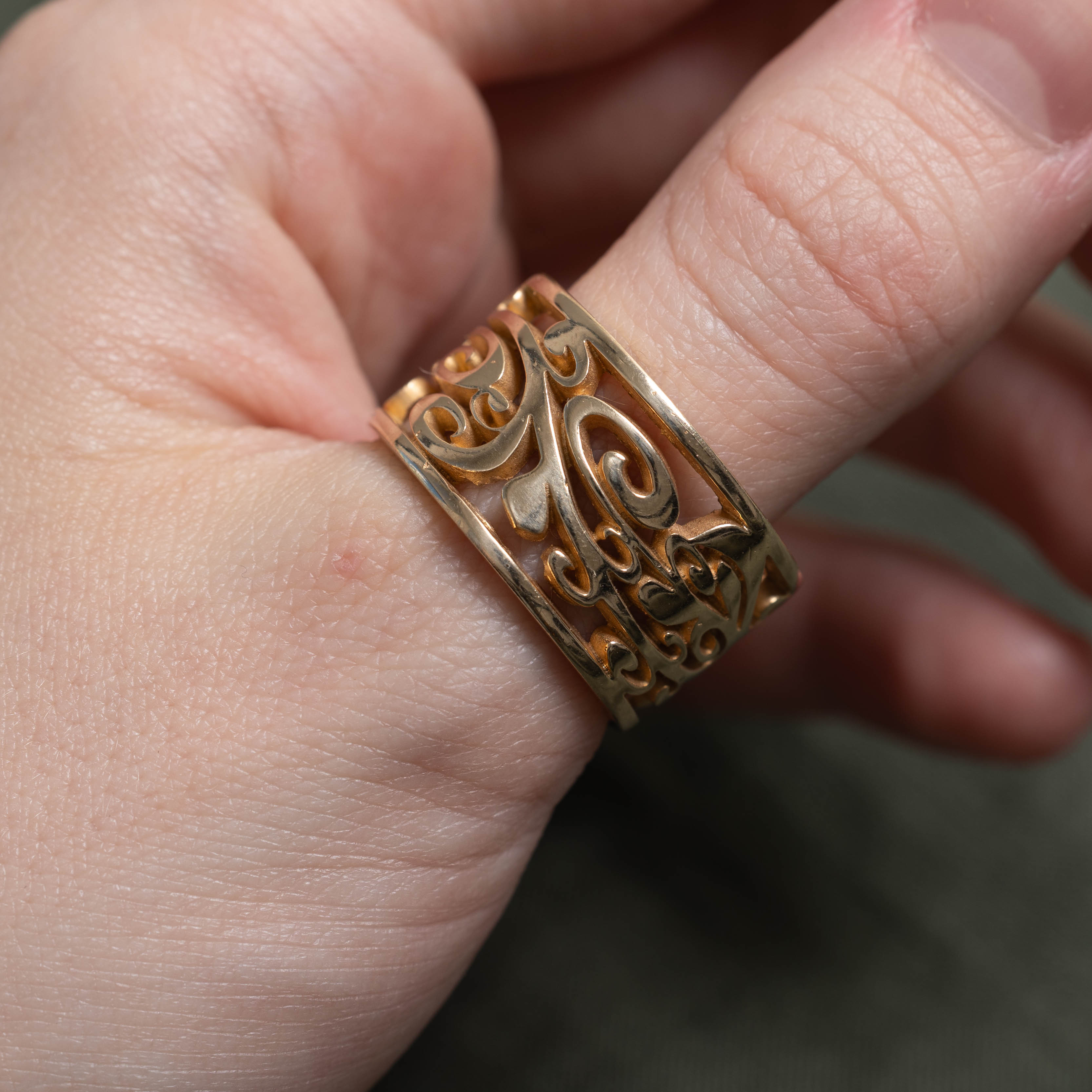 10k Yellow Gold Scrollwork Cigar Band | 14.40mm | SZ 11.75