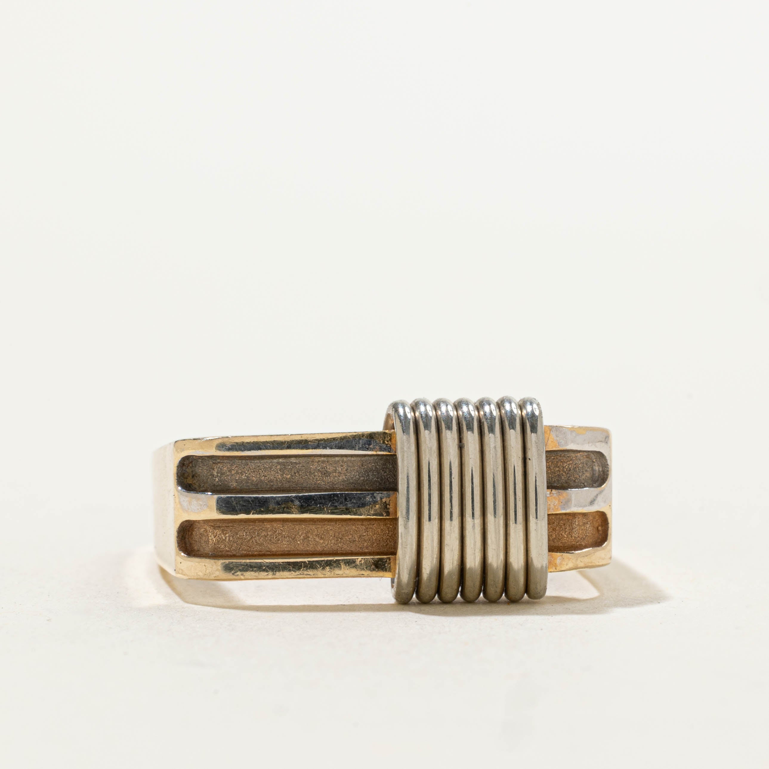 12k Two Tone Geometric Grooved Ring | SZ 8