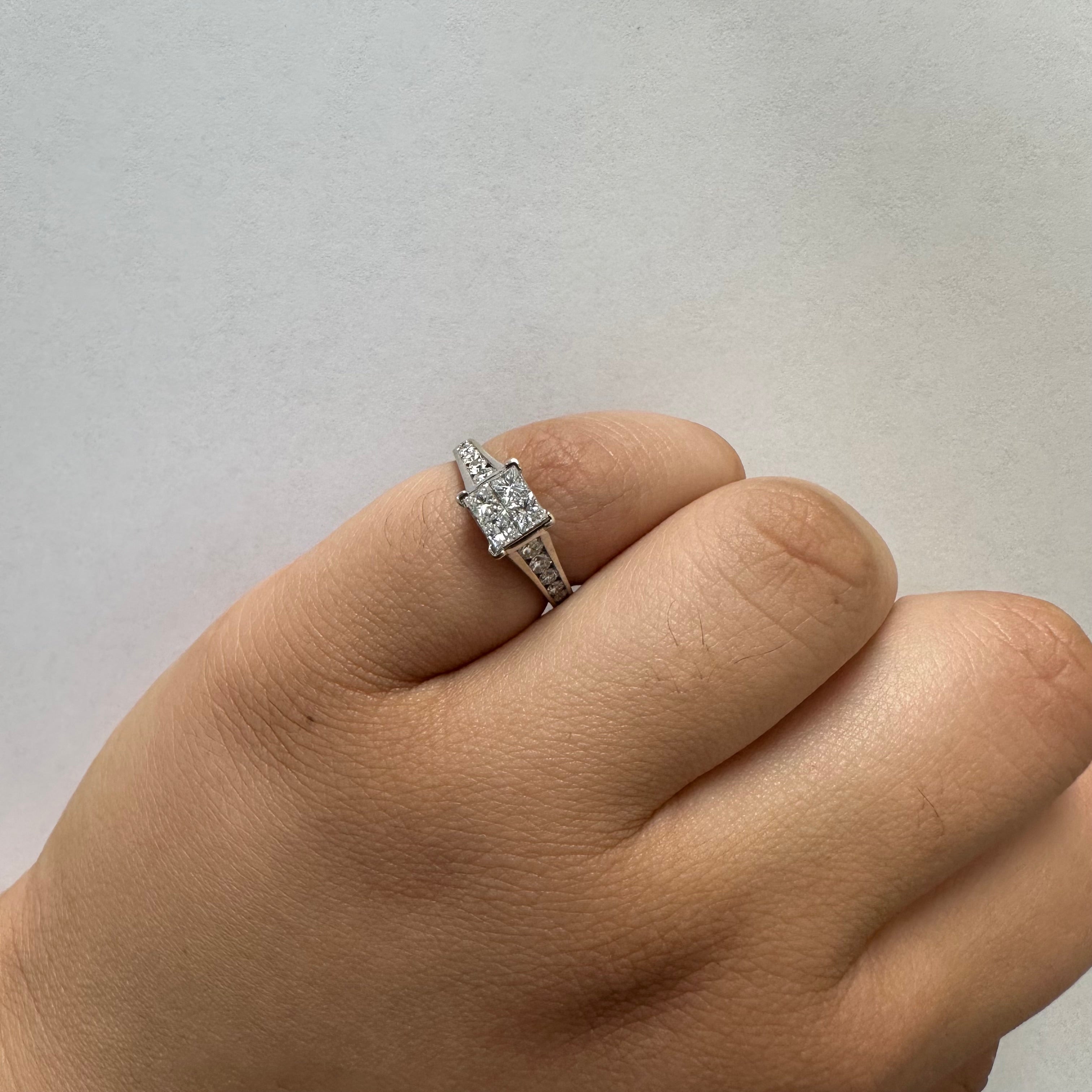 Cathedral Diamond Ring | 0.76ctw | SZ 4.25 |