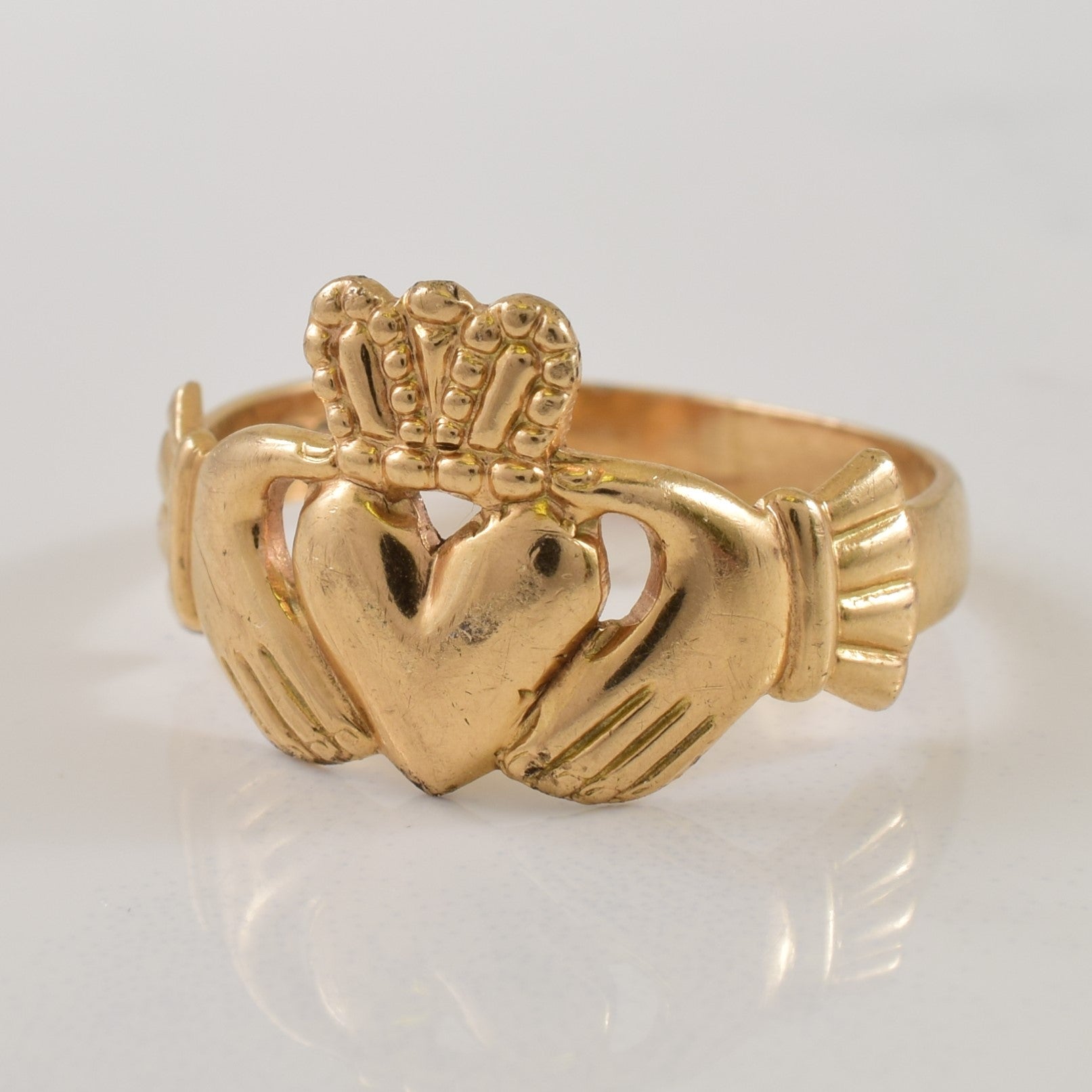 Bague Claddagh en or jaune 9 carats, Dublin 1985 | Taille 7,75 |