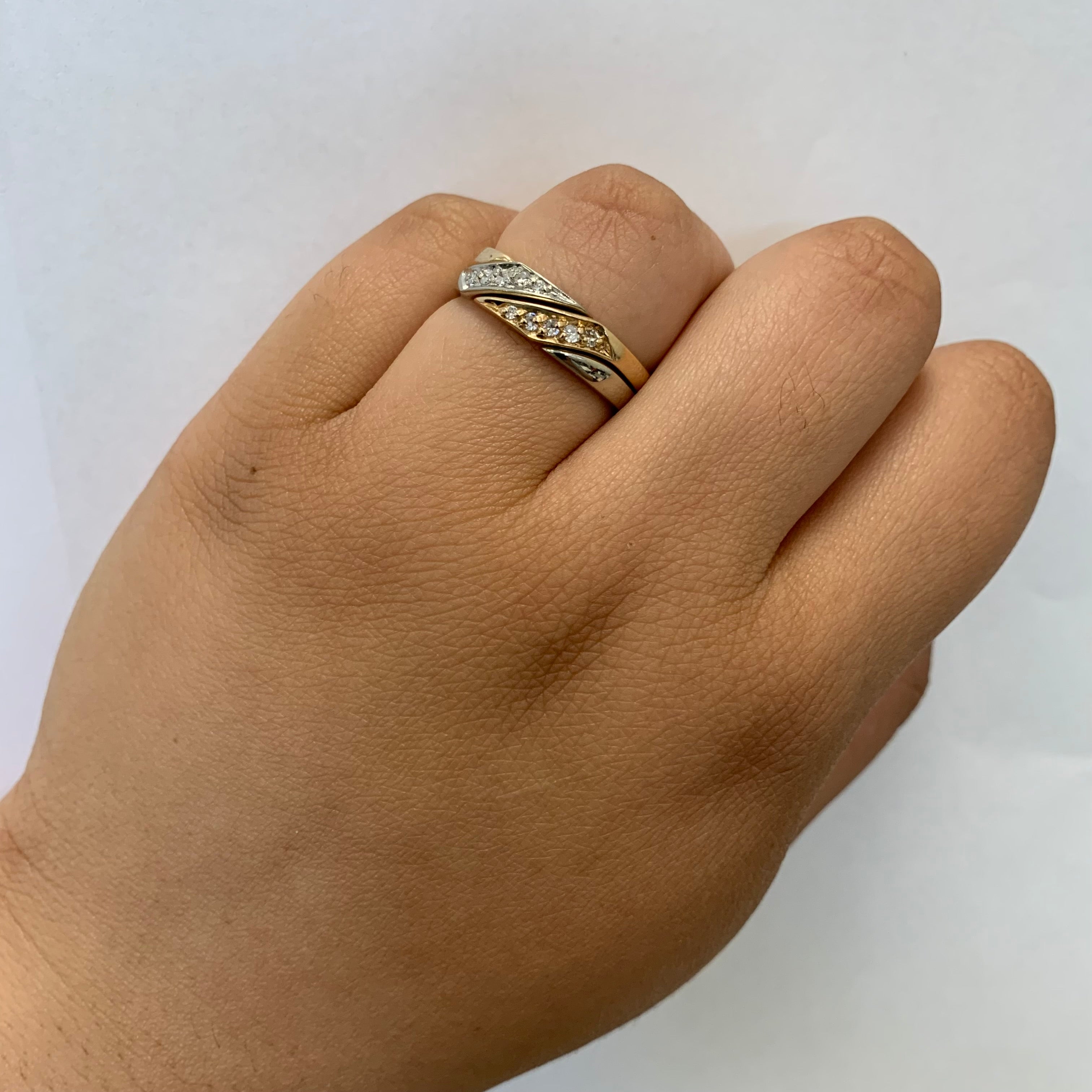 Intertwined Two Band Diamond Ring | 0.17ctw | SZ 10 |