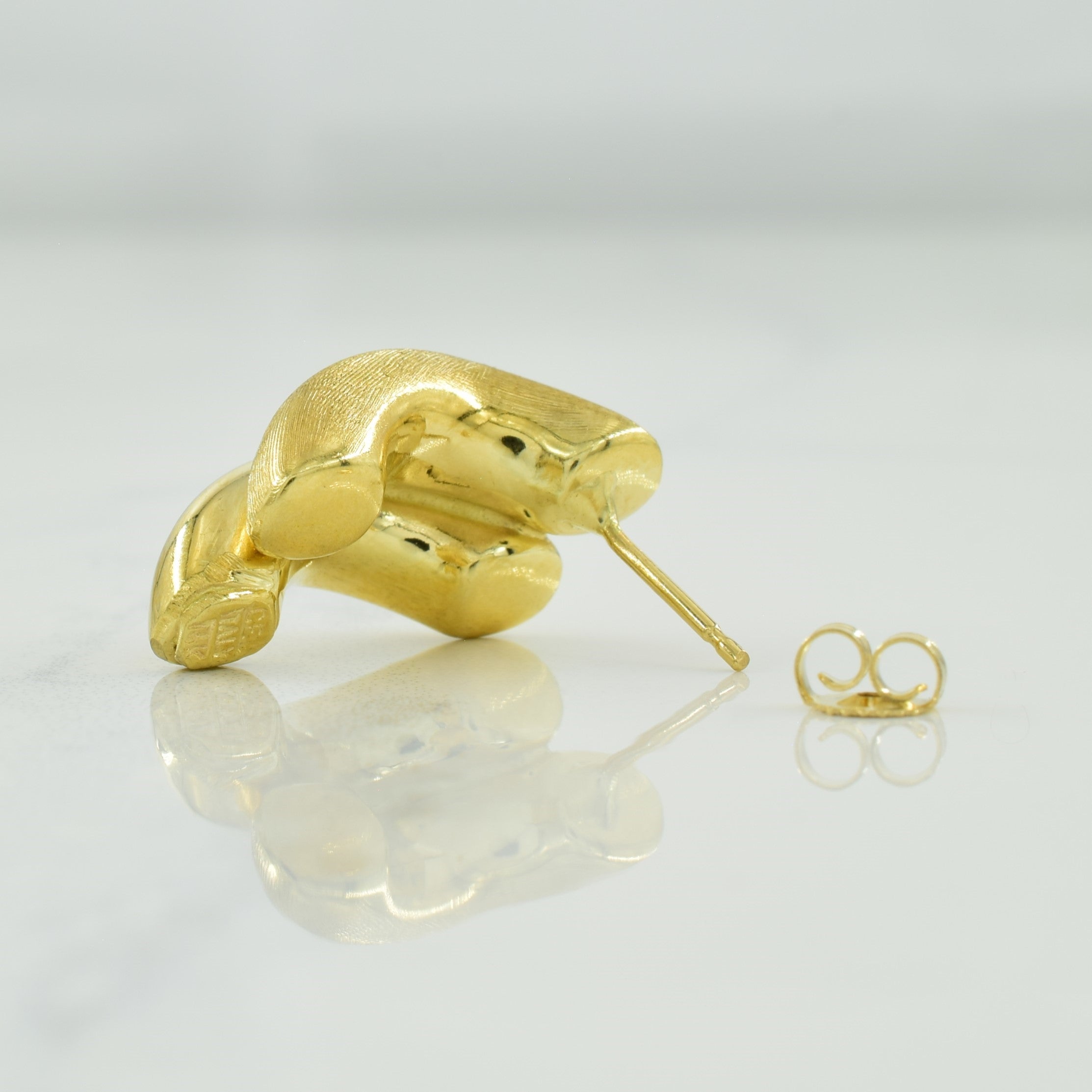 14k Yellow Gold Stud Earrings |
