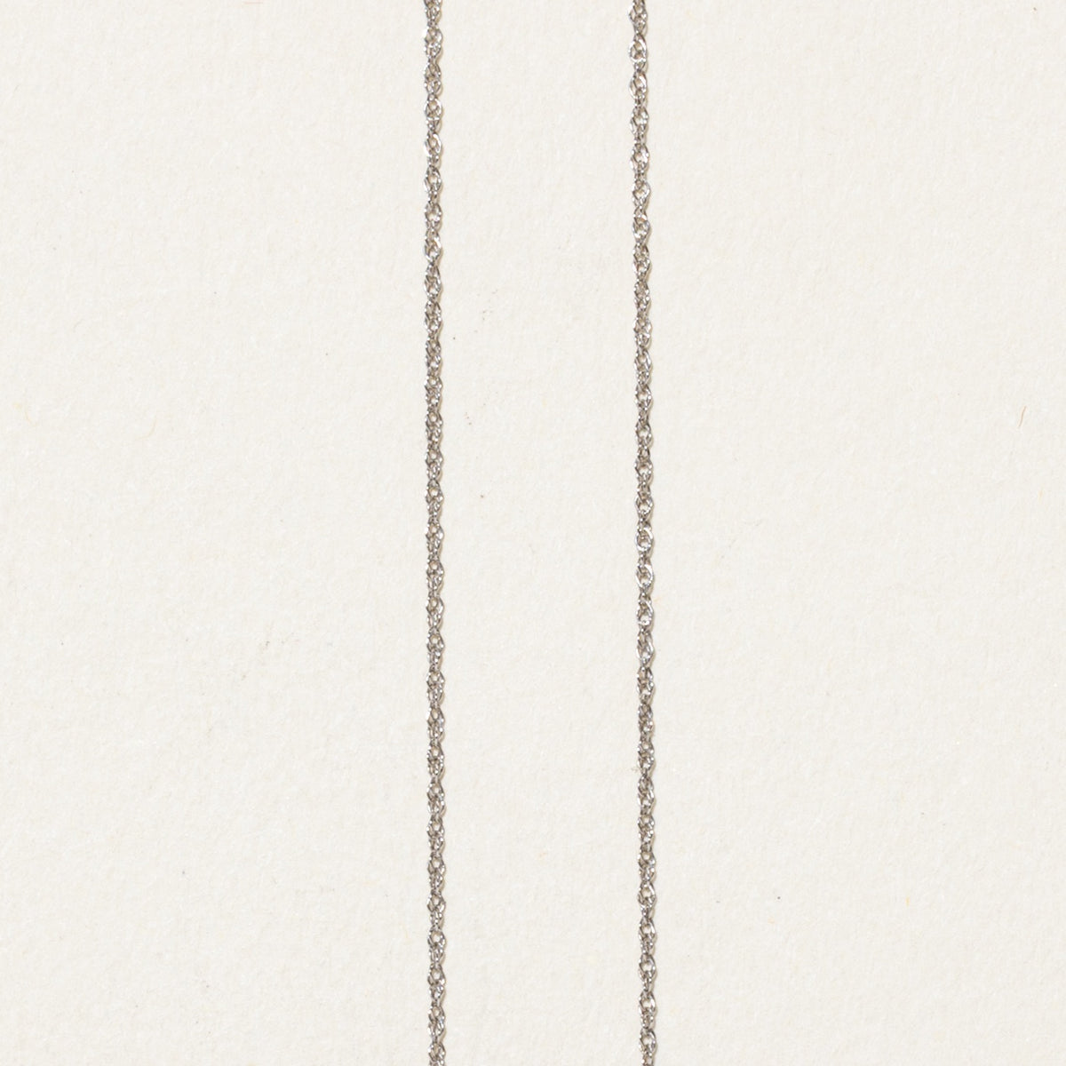 10k White Gold Diamond Cluster Circle Pendant Necklace | 18"
