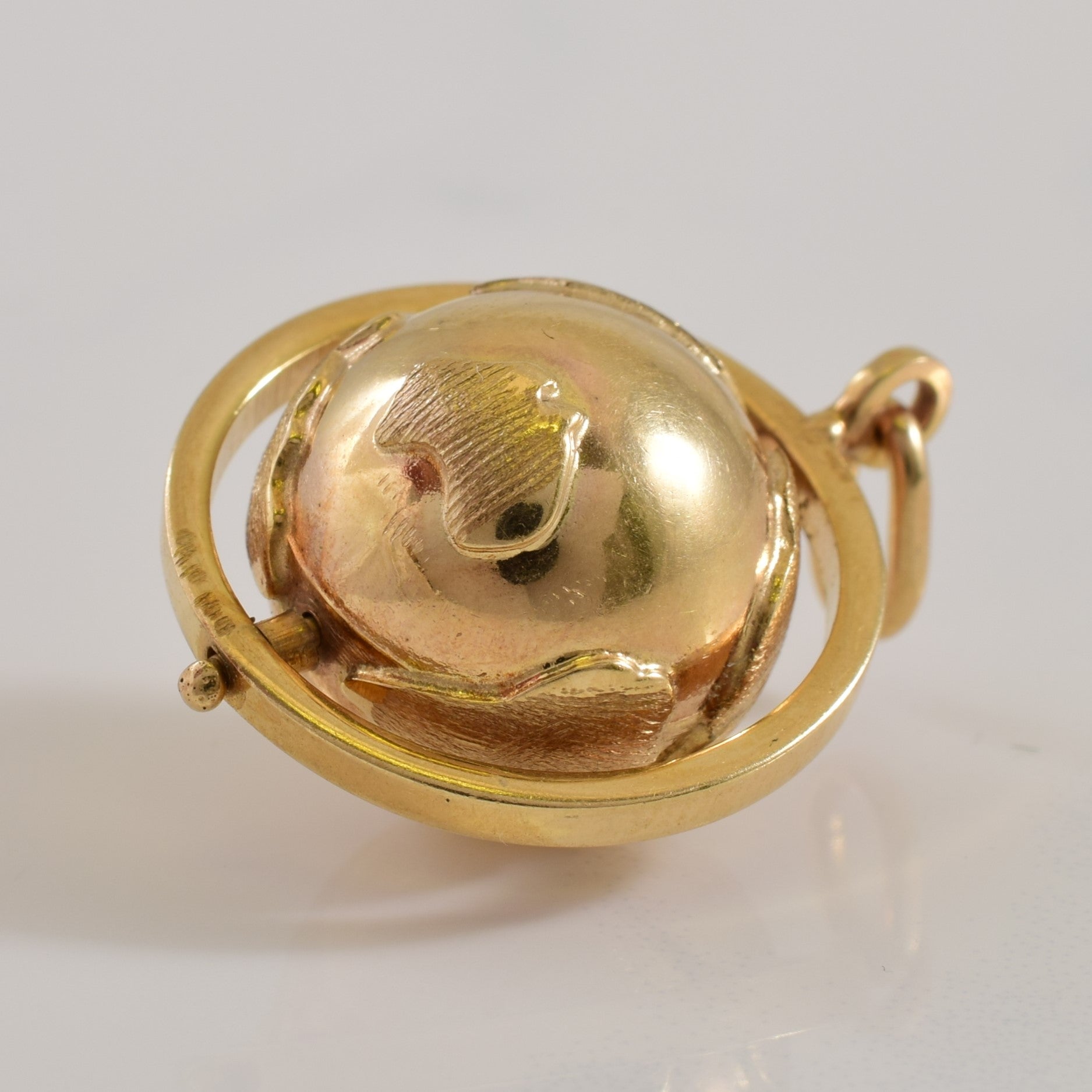 10k Yellow Gold Earth Charm |