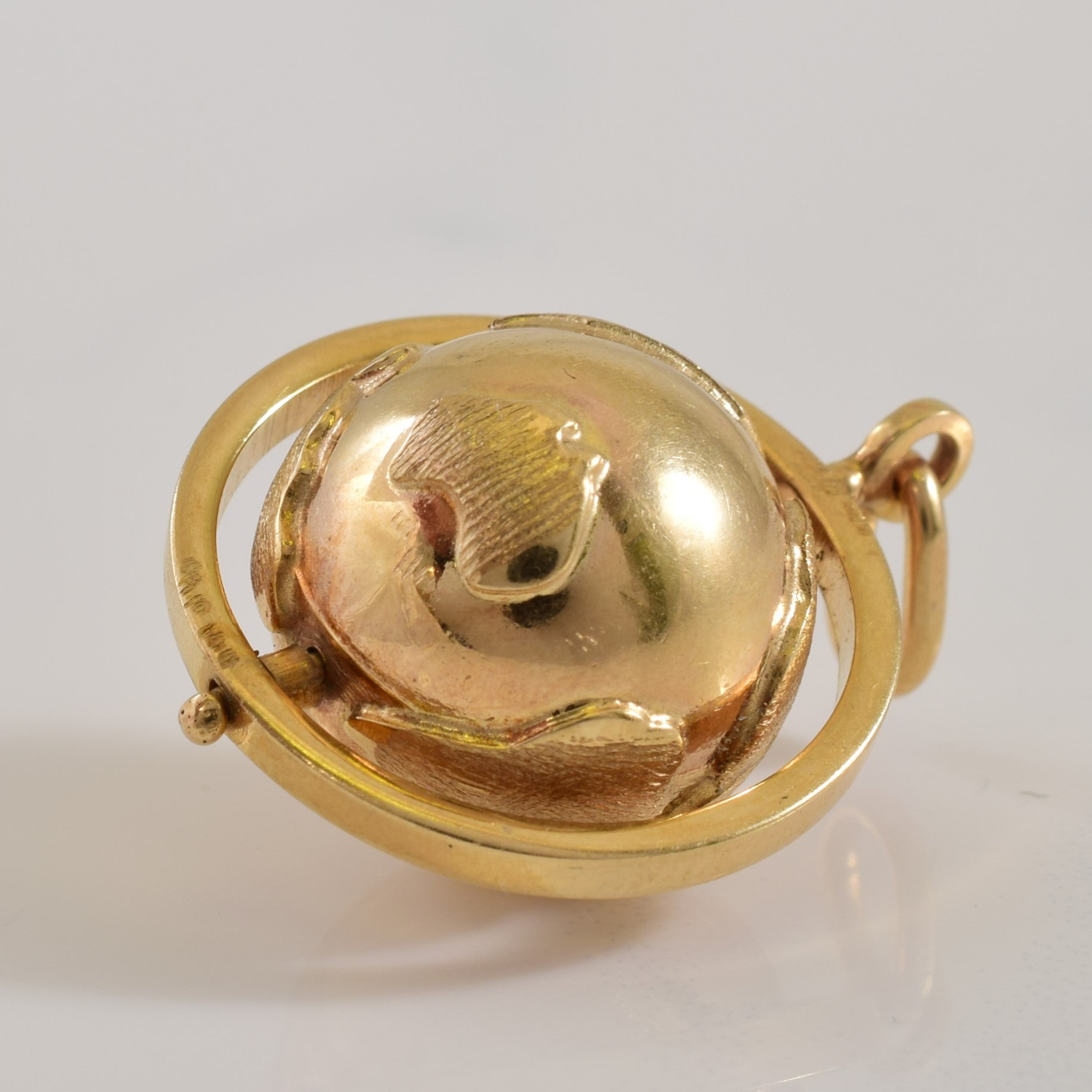 10k Yellow Gold Earth Charm |