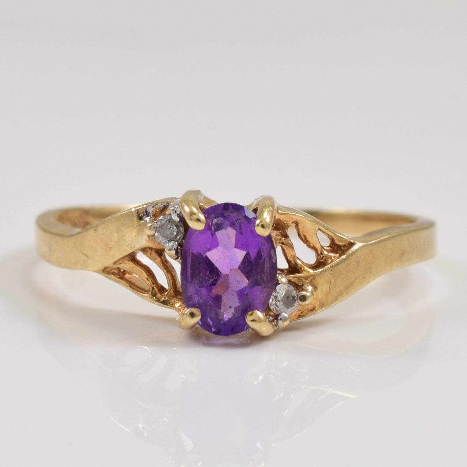 Amethyst & Diamond Ring | 0.31ct, 0.02ctw | SZ 6.5 |