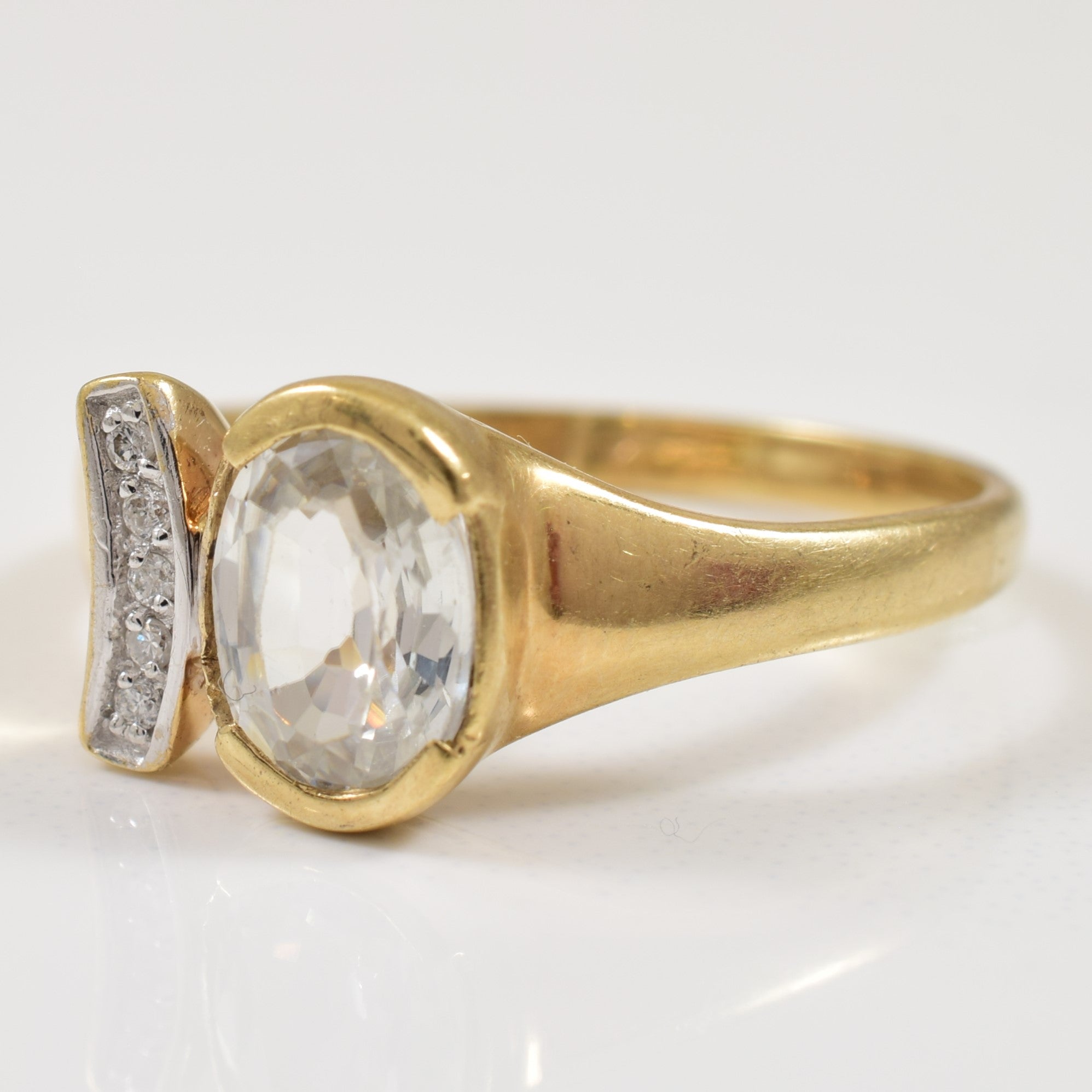 Bague en zircon et diamants | 1,00 ct, 0,03 ct au total | Taille 5,75 |