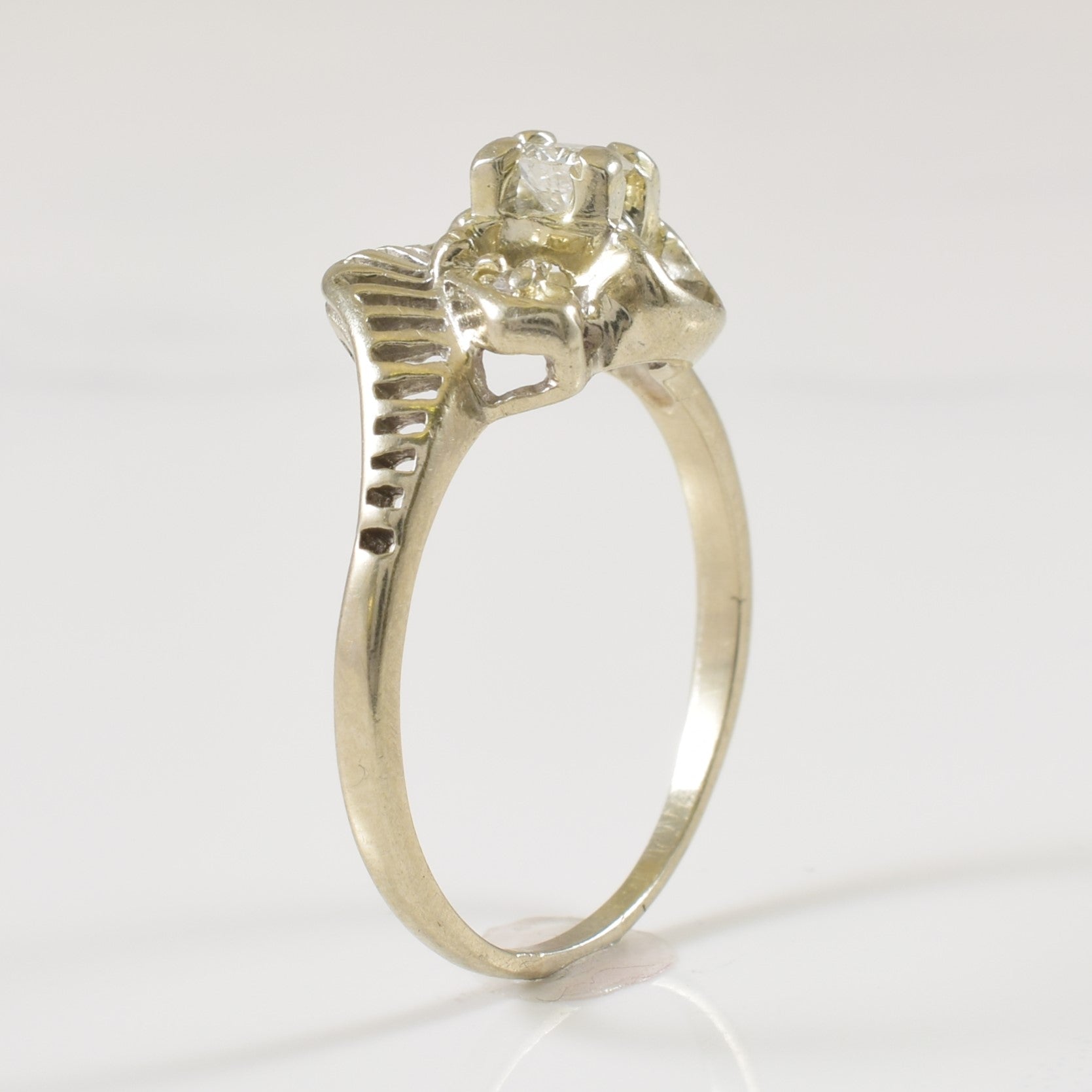 Diamond Spiral Ring | 0.17ctw | SZ 5.25 |