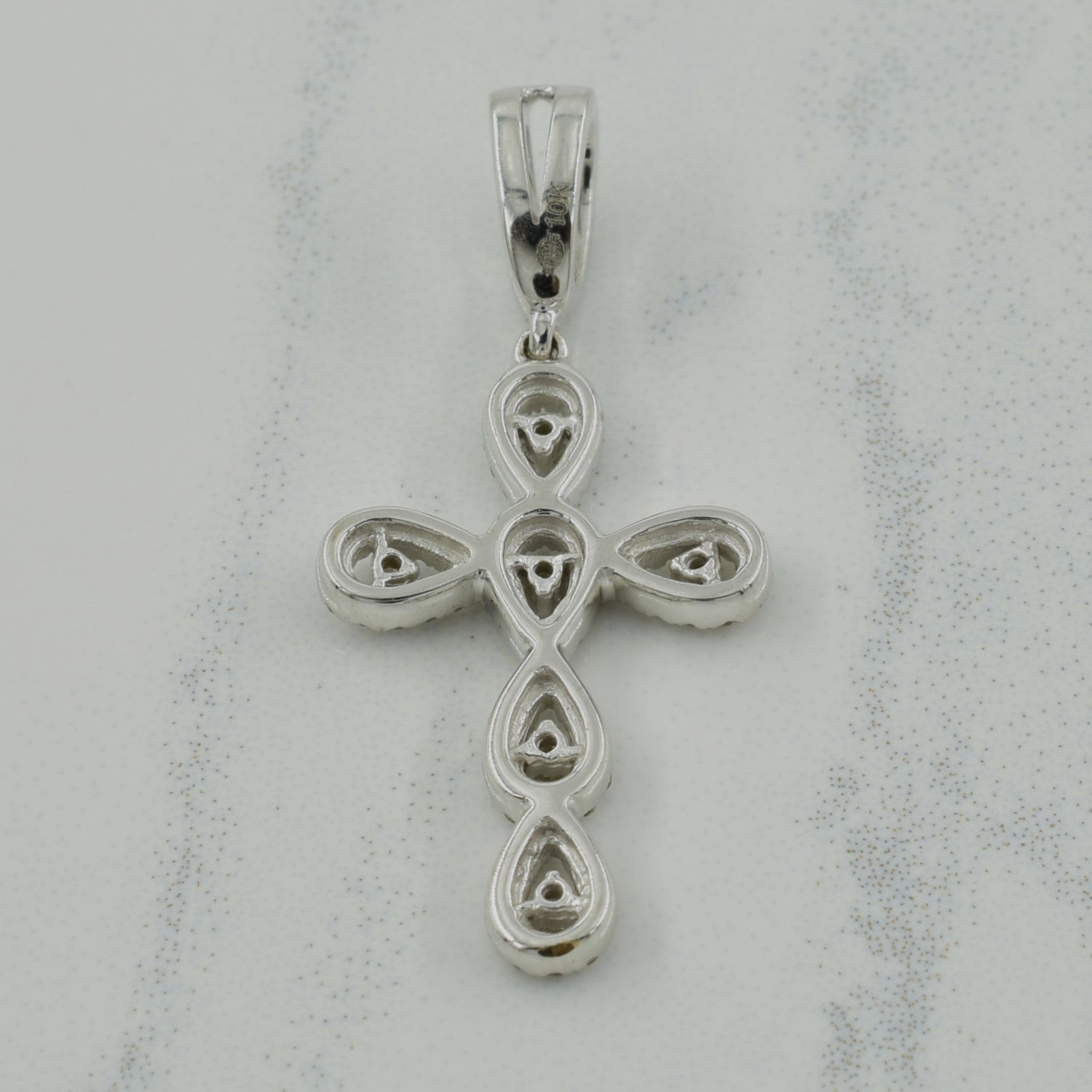 Diamond Cross Pendant | 0.25ctw |