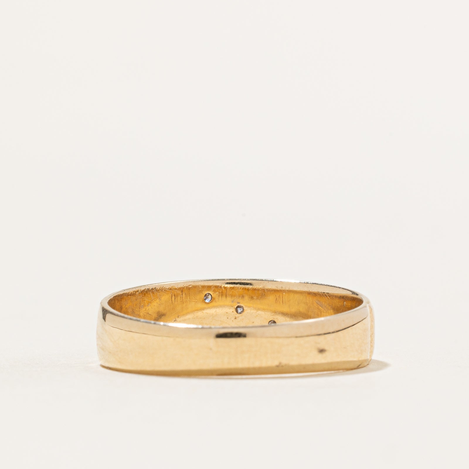 Bague sertie de diamants en diagonale | 0,015 ct | Taille 9