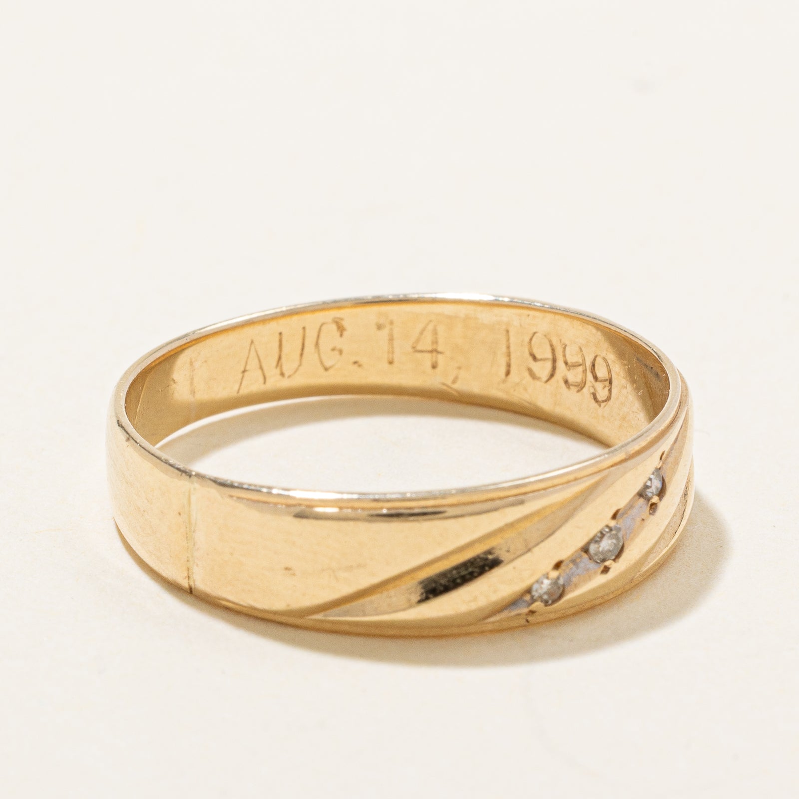 Bague sertie de diamants en diagonale | 0,015 ct | Taille 9