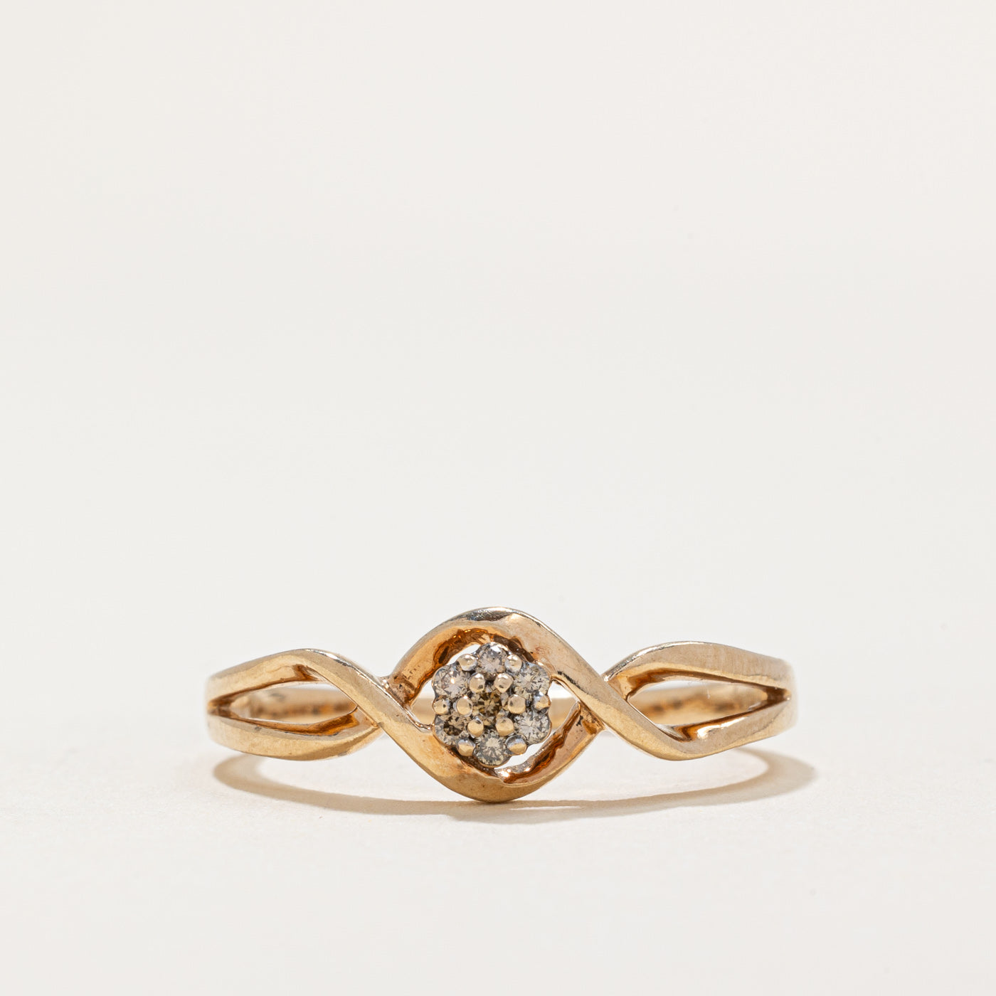 Diamond Cluster Twisted Ring | 0.07ctw | SZ 8.5 |