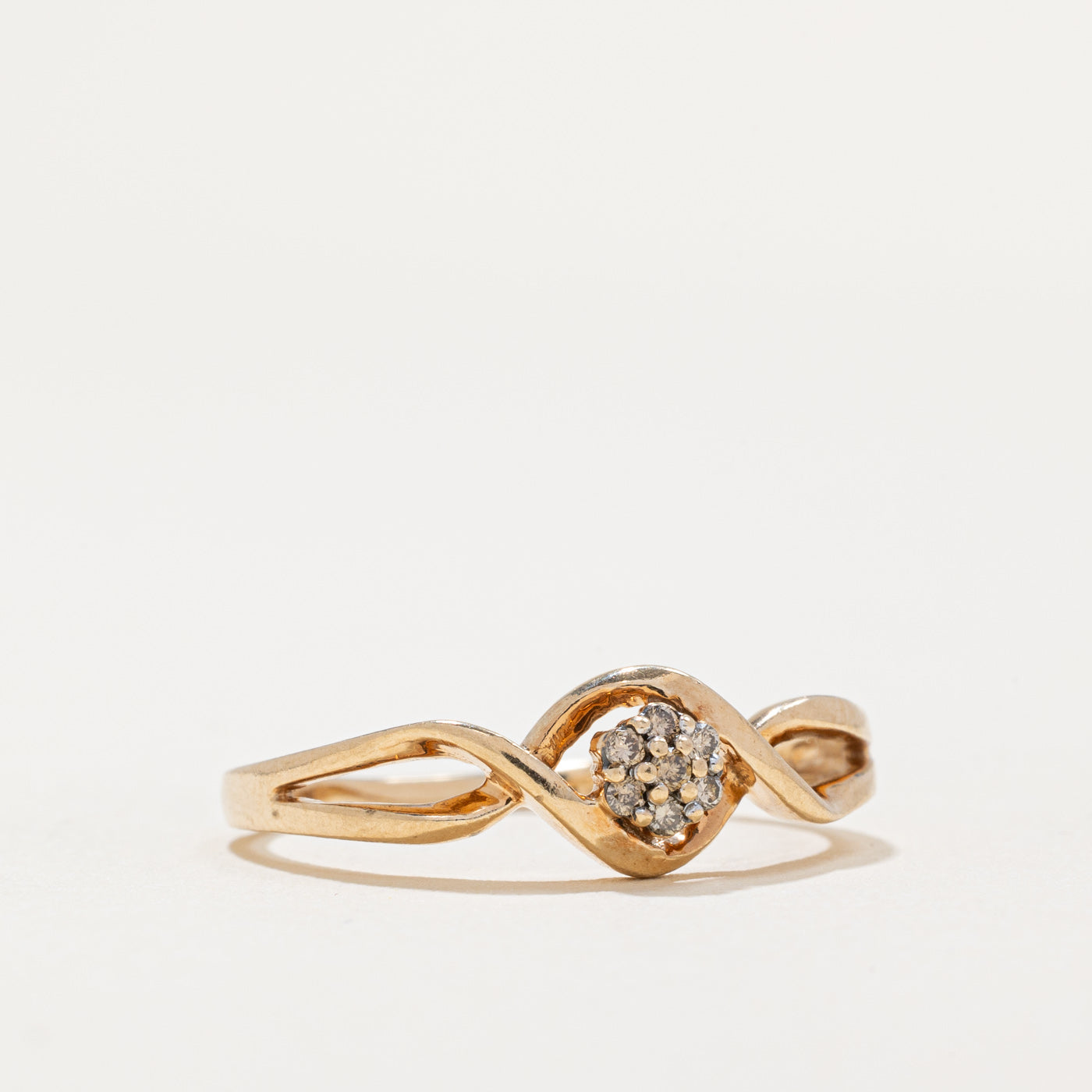 Diamond Cluster Twisted Ring | 0.07ctw | SZ 8.5 |