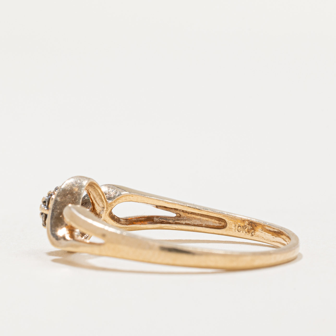 Diamond Cluster Twisted Ring | 0.07ctw | SZ 8.5 |