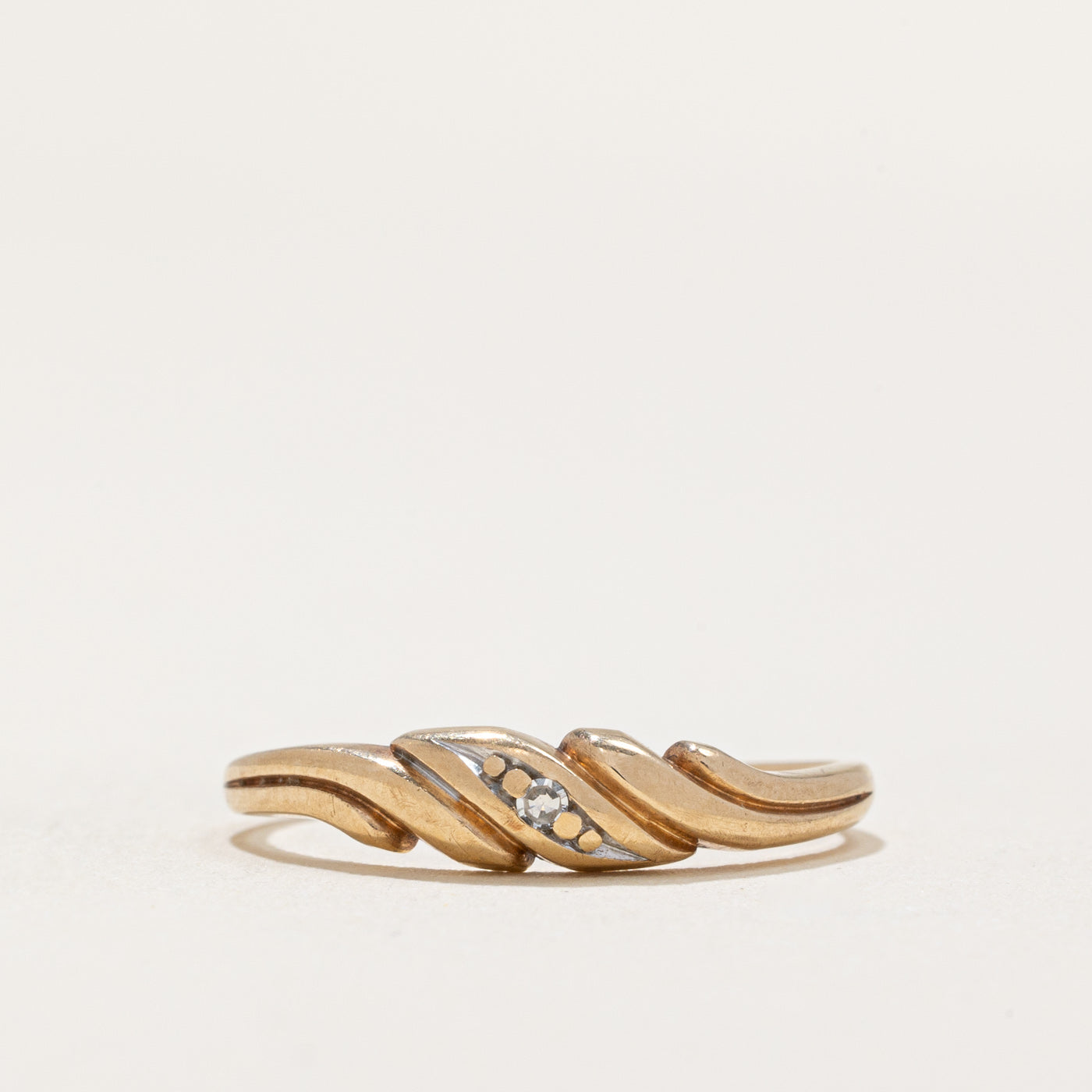 Bague torsadée en diamant | 0,01 ct | Taille 5,5 |