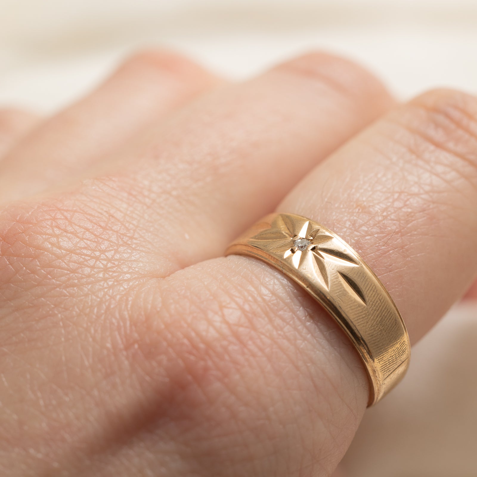 Bague sertie de diamants en forme d'étoile | 0,012 ct | Taille 10