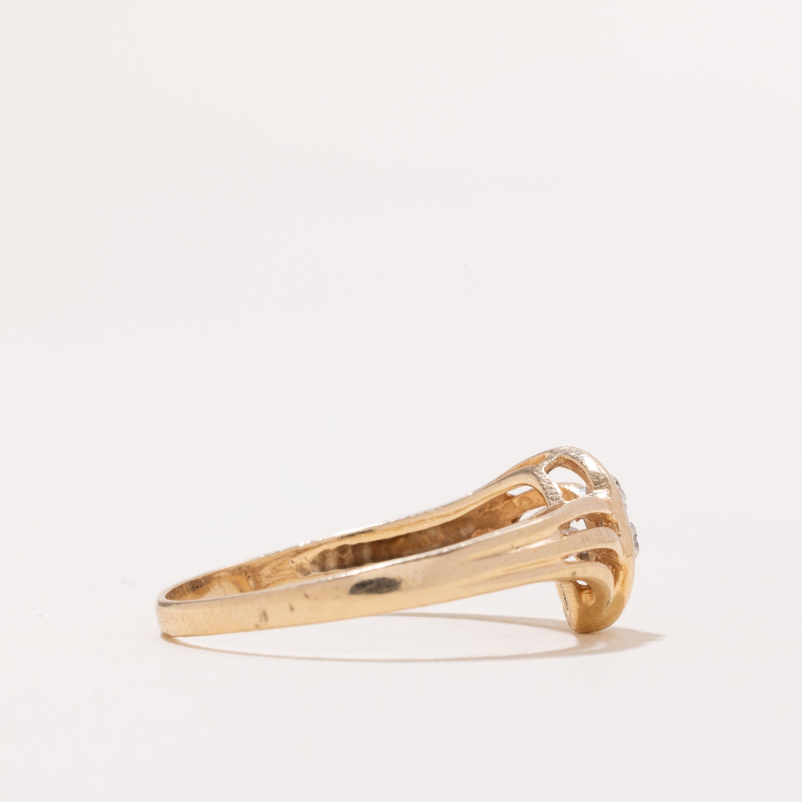 Bague chevron en diamants | 0,009 ct | Taille 8