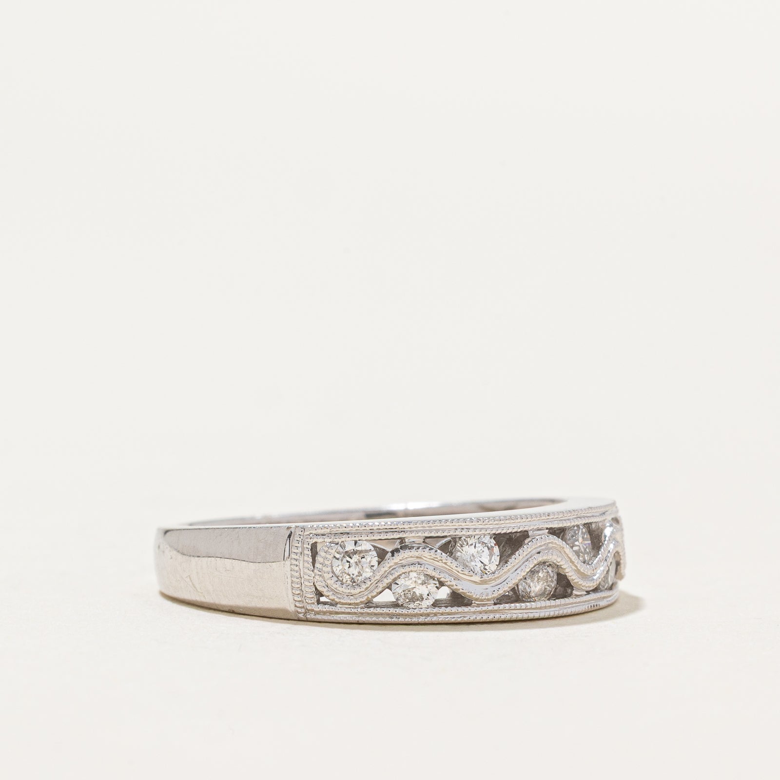 Wavy Diamond Ring | 0.20ctw | SZ 7.25