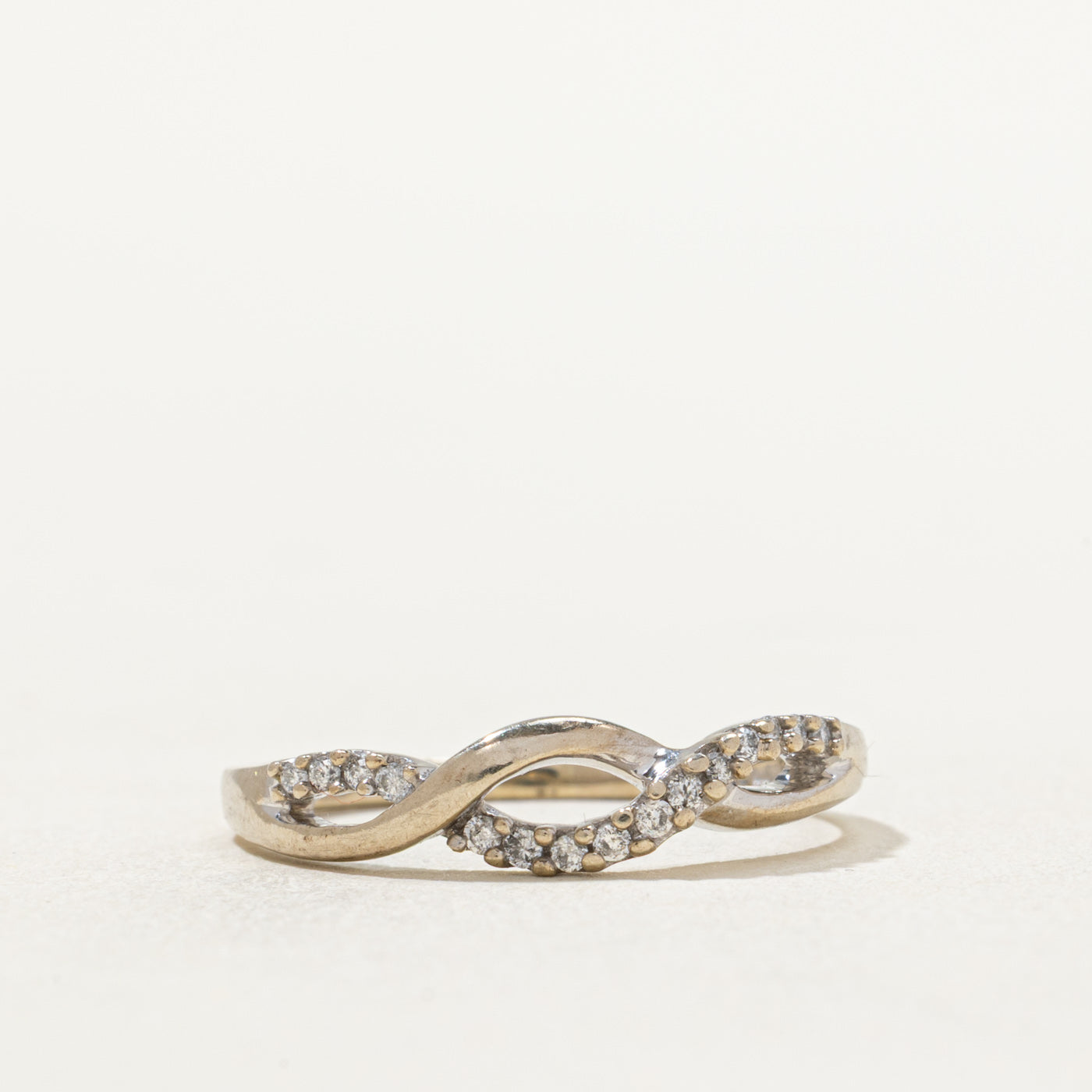 Bague croisée double en diamants | 0,07 ct | Taille 8