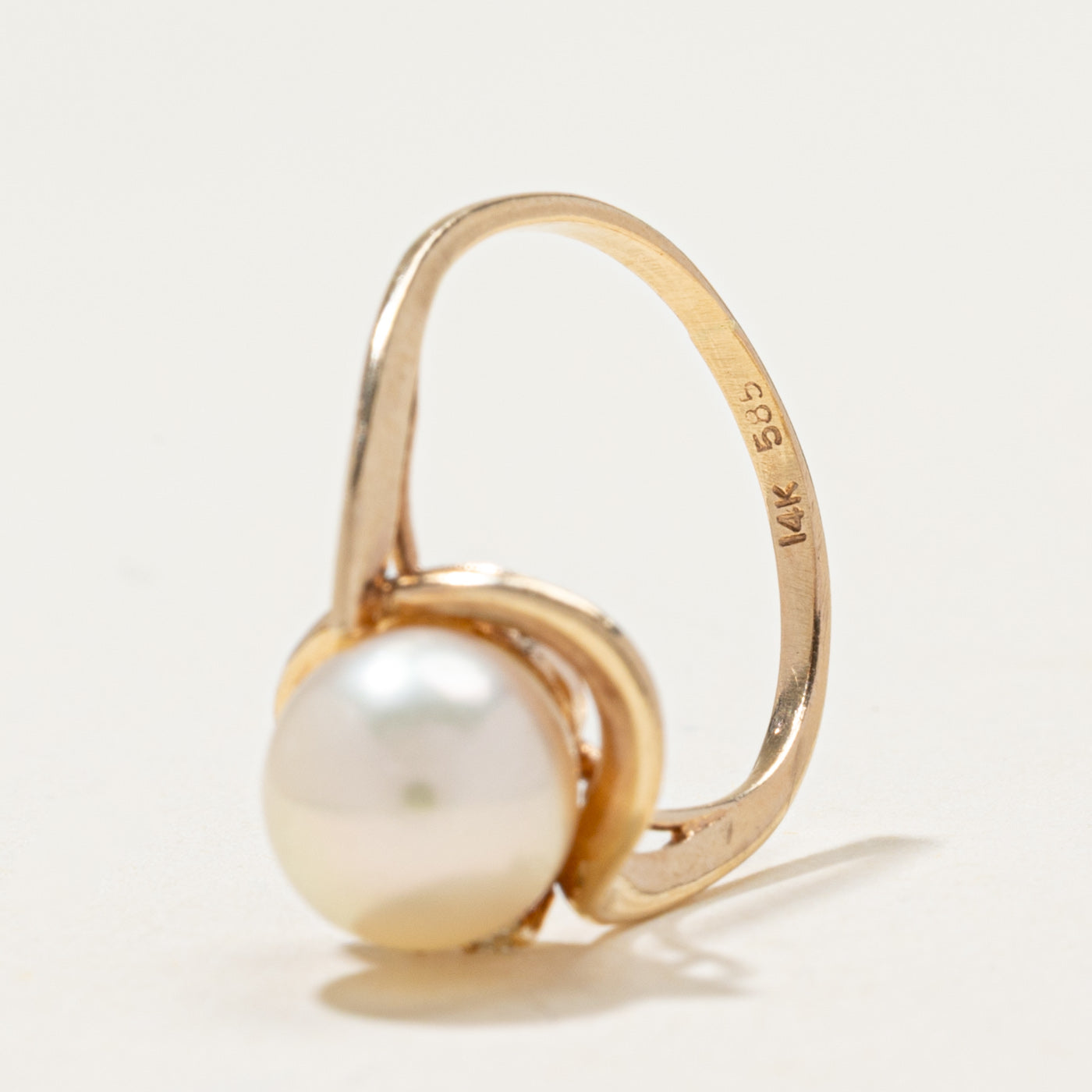 14k Pearl & Diamond Ring | 0.04ctw | SZ 4.25