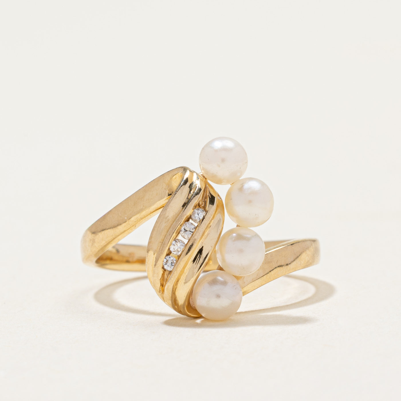 Diagonal Pearl & Diamond Ring | 0.03ctw | SZ 4.75