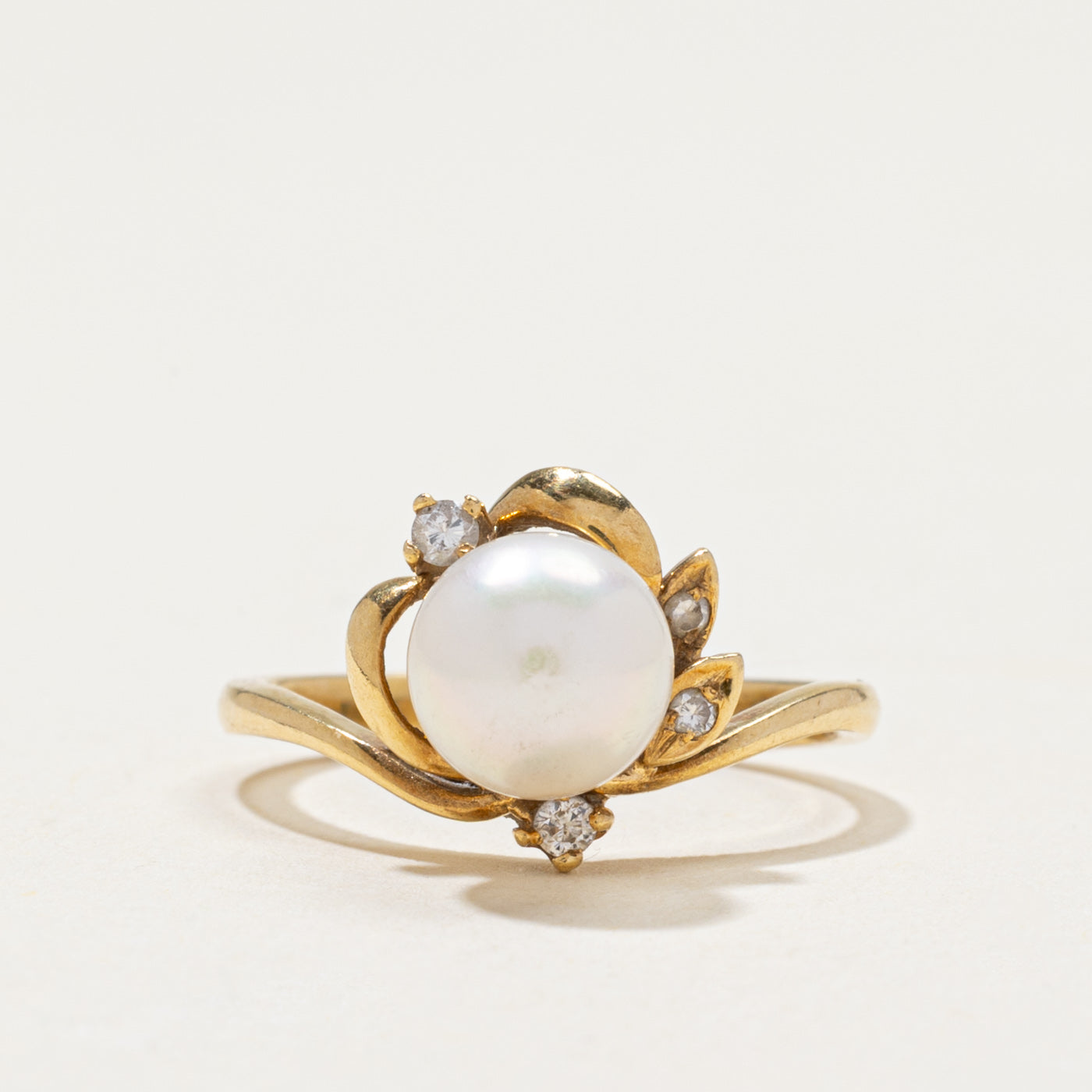 Pearl & Diamond Petal Ring | 0.09ctw | SZ 5.25