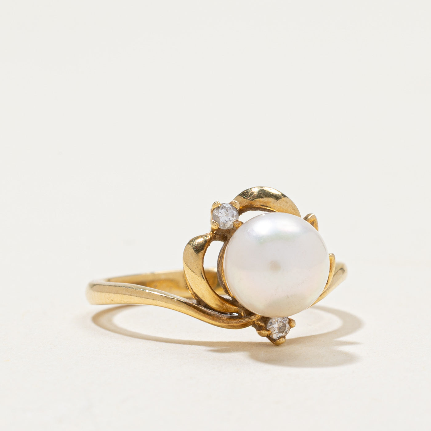Pearl & Diamond Petal Ring | 0.09ctw | SZ 5.25