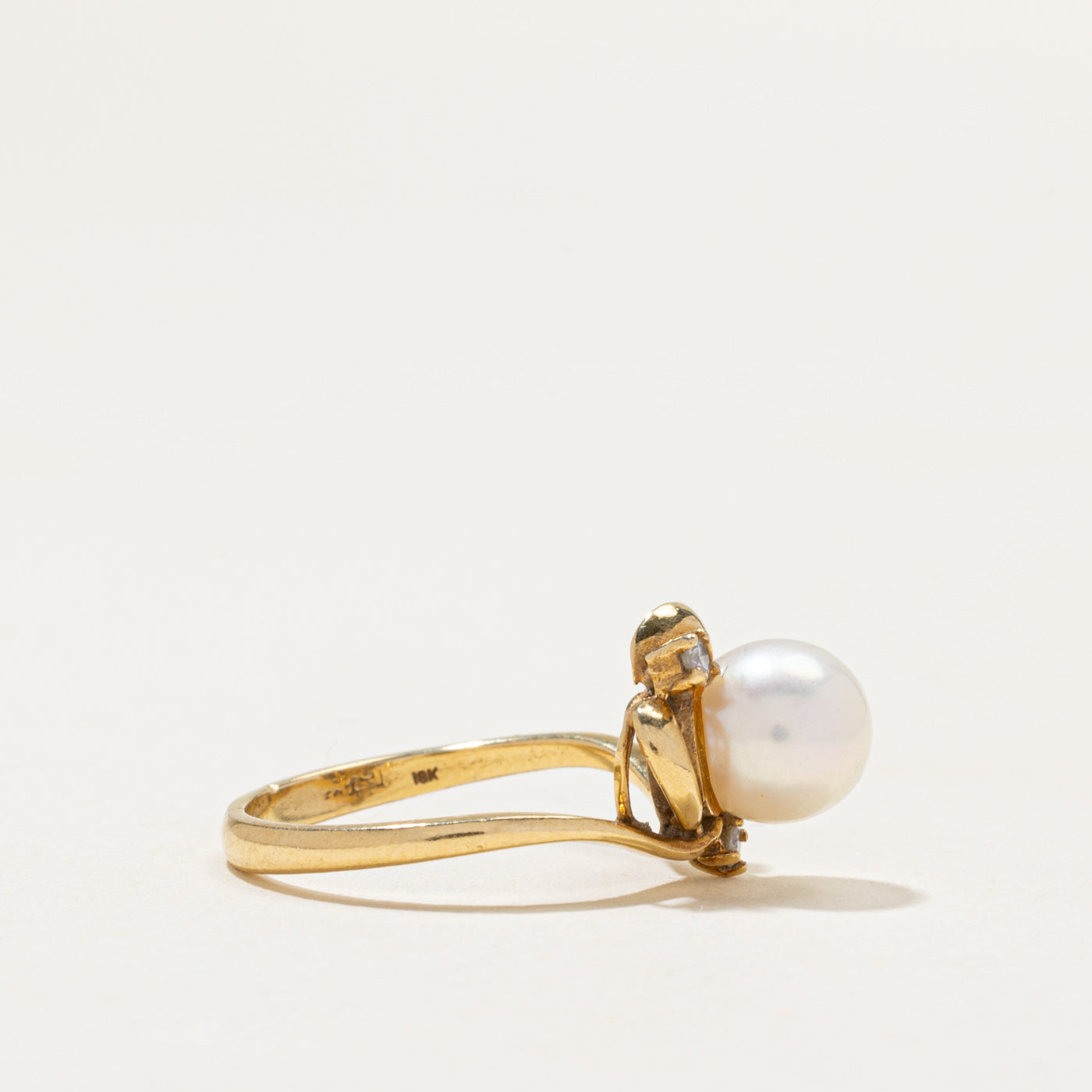 Pearl & Diamond Petal Ring | 0.09ctw | SZ 5.25