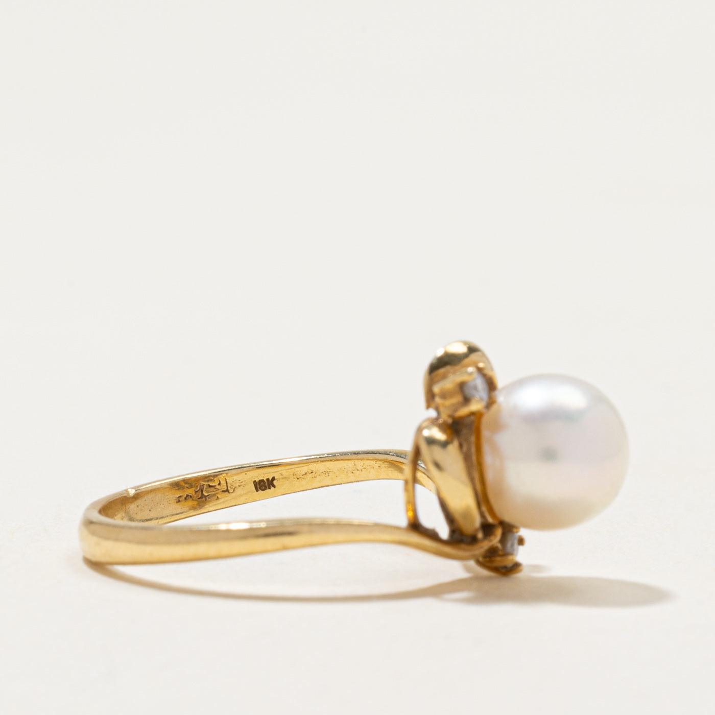 Pearl & Diamond Petal Ring | 0.09ctw | SZ 5.25