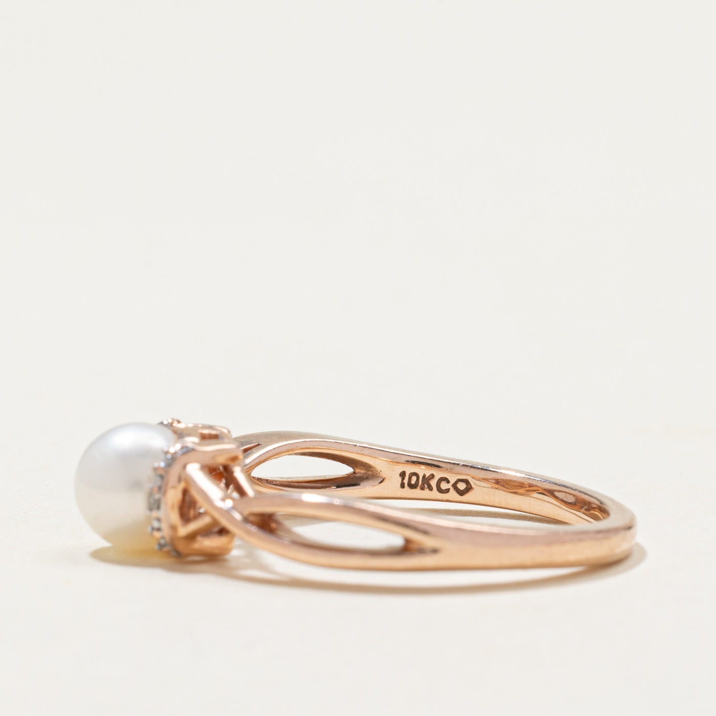 10k Pearl & Diamond Twisted Ring | 0.01ctw | SZ 7
