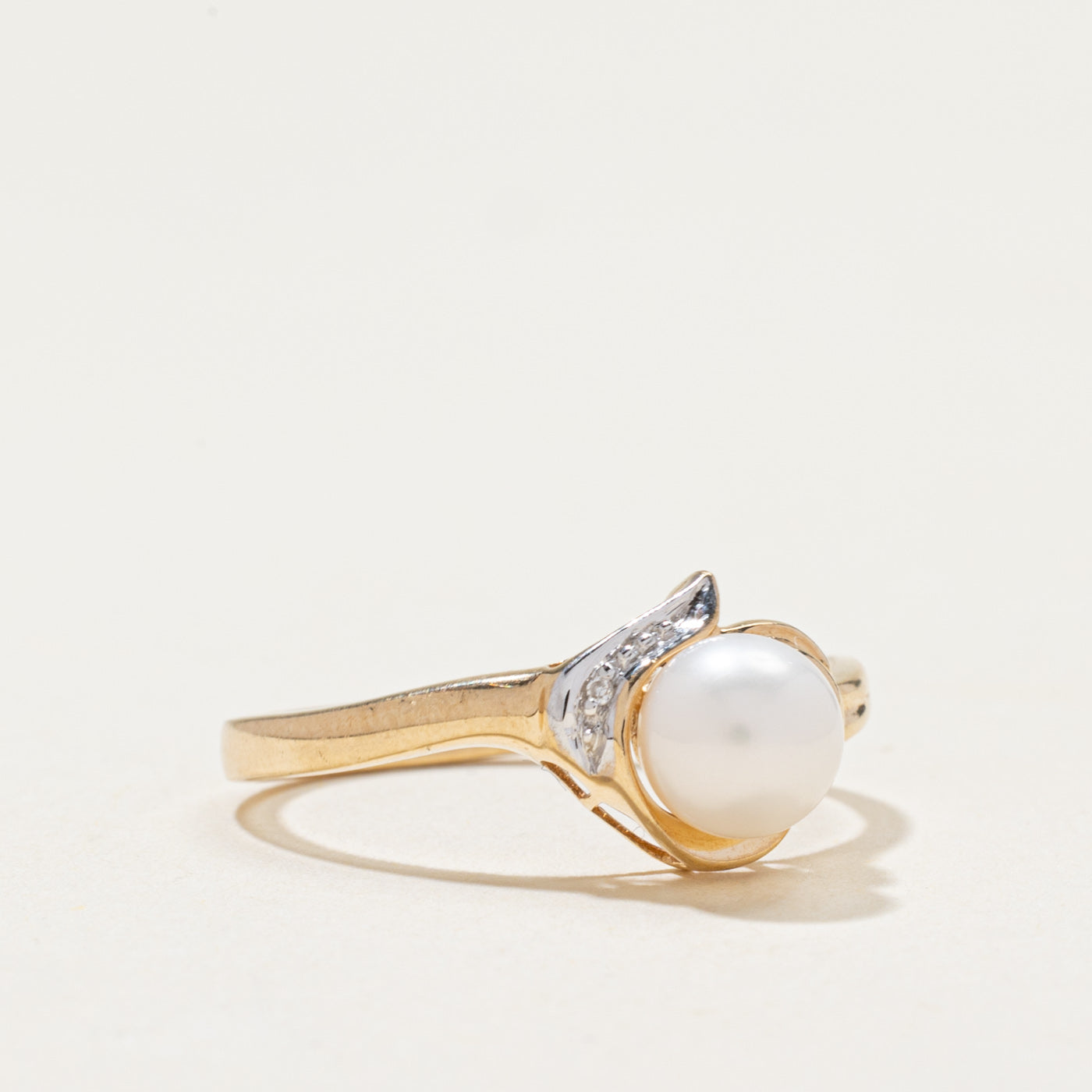 Pearl & Diamond Accented Ring | 0.01ctw | SZ 7.25