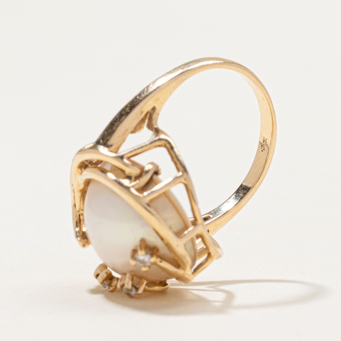 Mabe Pearl & Diamond Cocktail Ring | 0.09ctw | SZ 5.75