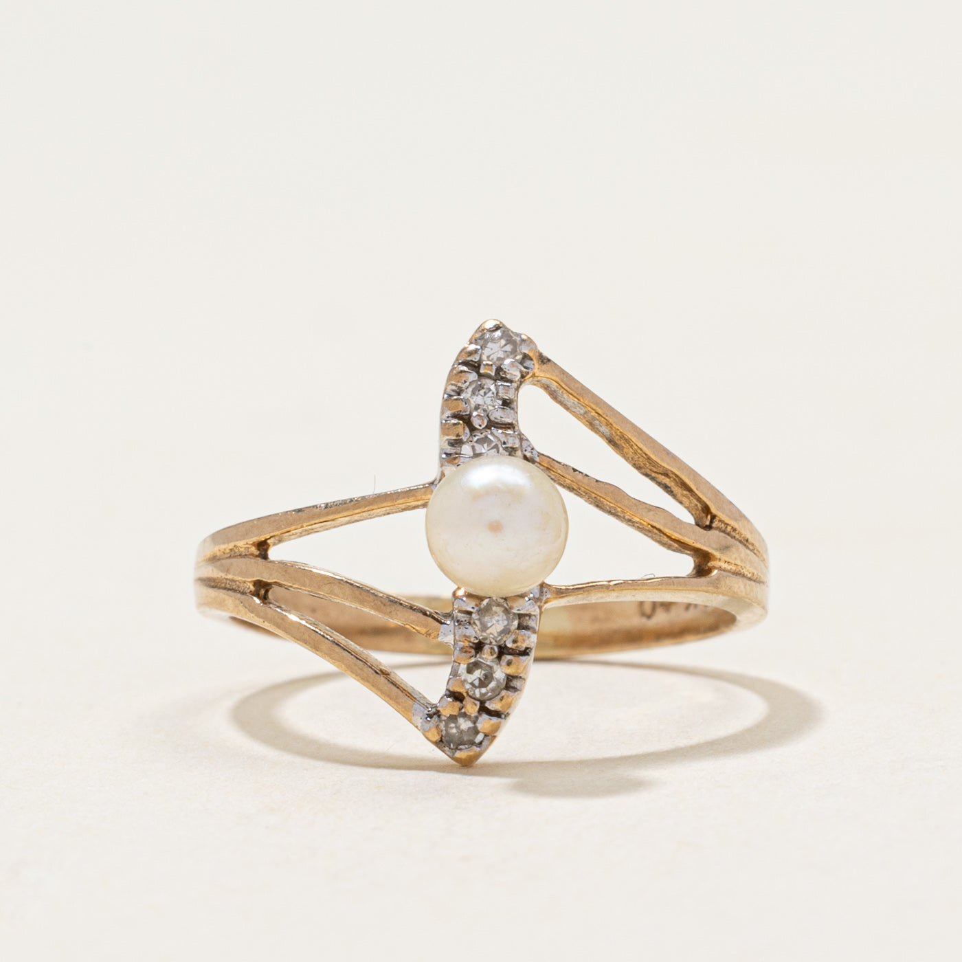 Pearl & Diamond Column Ring | 0.07ctw | SZ 5