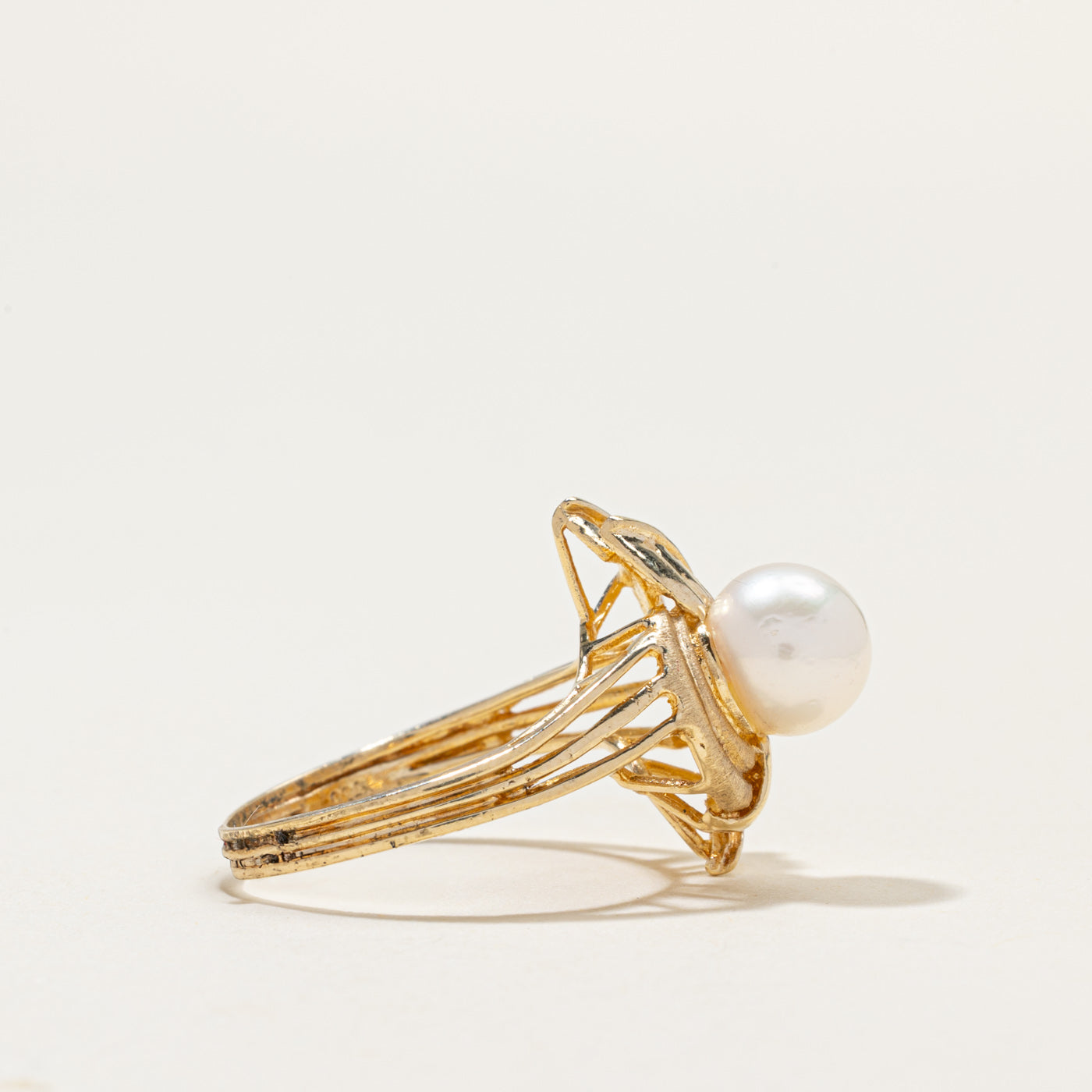 14k Pearl & Diamond Grooved Cocktail Ring | 0.04ctw | SZ 6.5