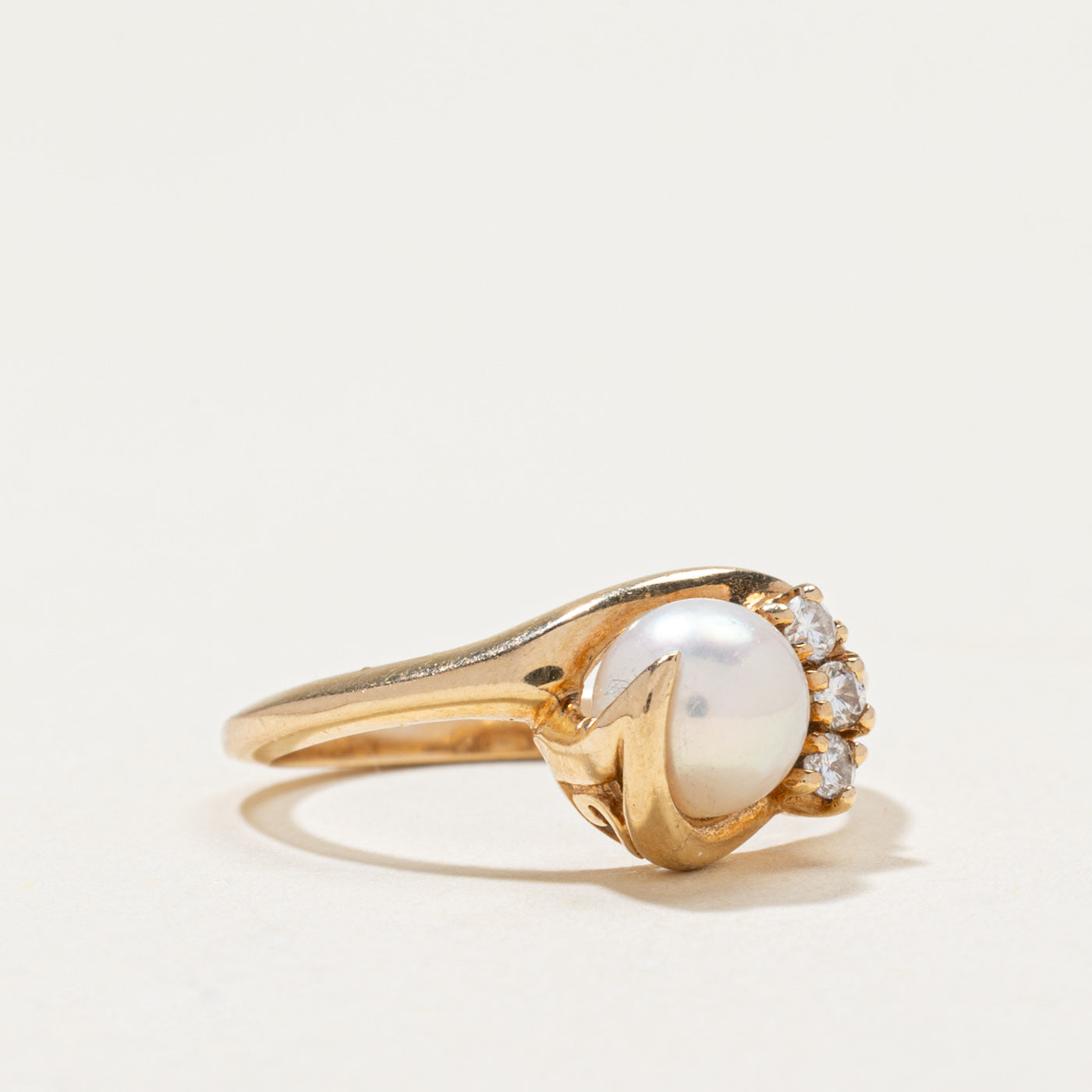 Pearl & Diamond Accented Ring | 0.10ctw | SZ 5.75