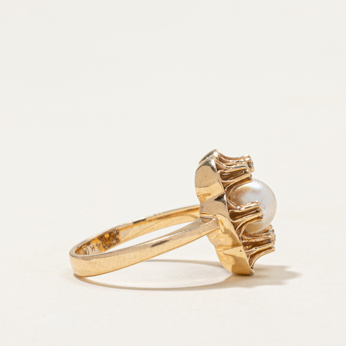 Pearl & Belcher Set Diamond Floral Ring | 0.06ctw | SZ 4.25