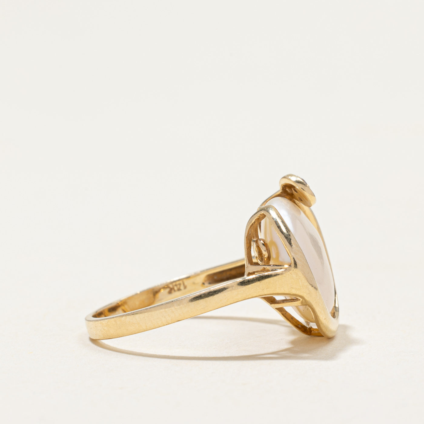 Button Pearl & Diamond Ring | 0.02ctw | SZ 6