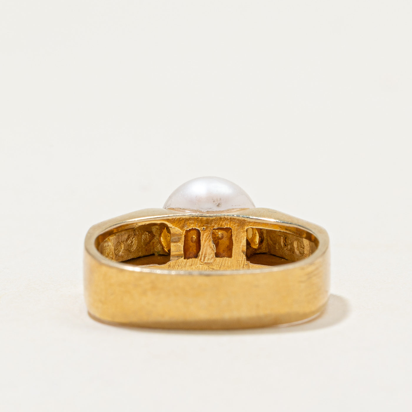 Solitaire Pearl Soft Square Ring | SZ 6
