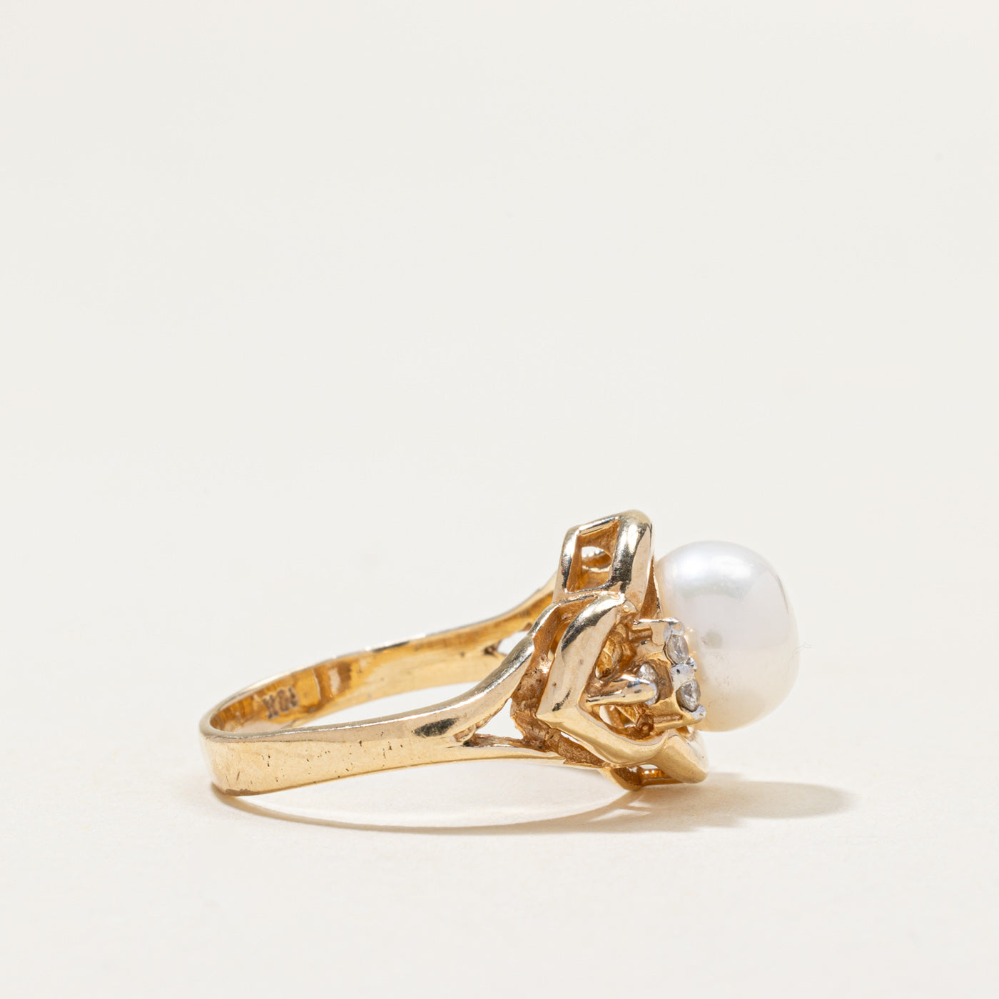 10k Pearl & Diamond Accented Ring | 0.15ctw | SZ 6