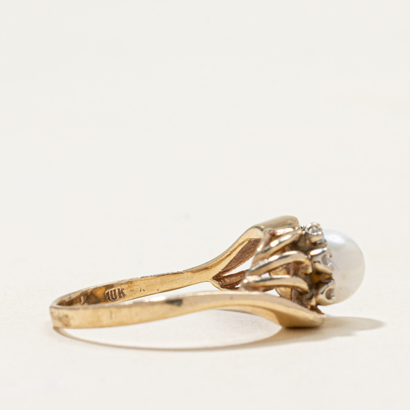 Pearl & Diamond Openwork Ring | 0.12ctw | SZ 6