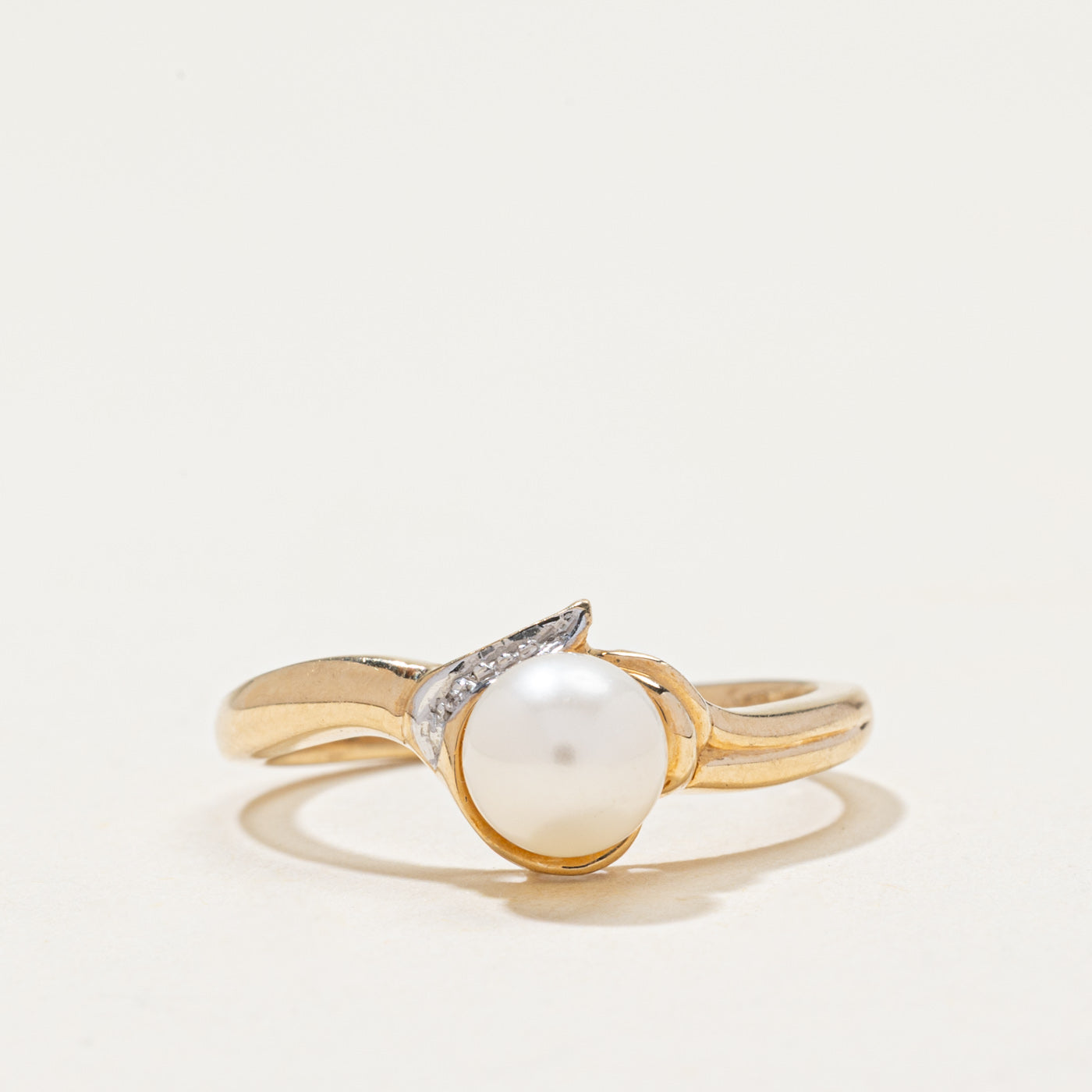 10k Pearl & Diamond Accented Ring | 0.003ctw | SZ 7.25