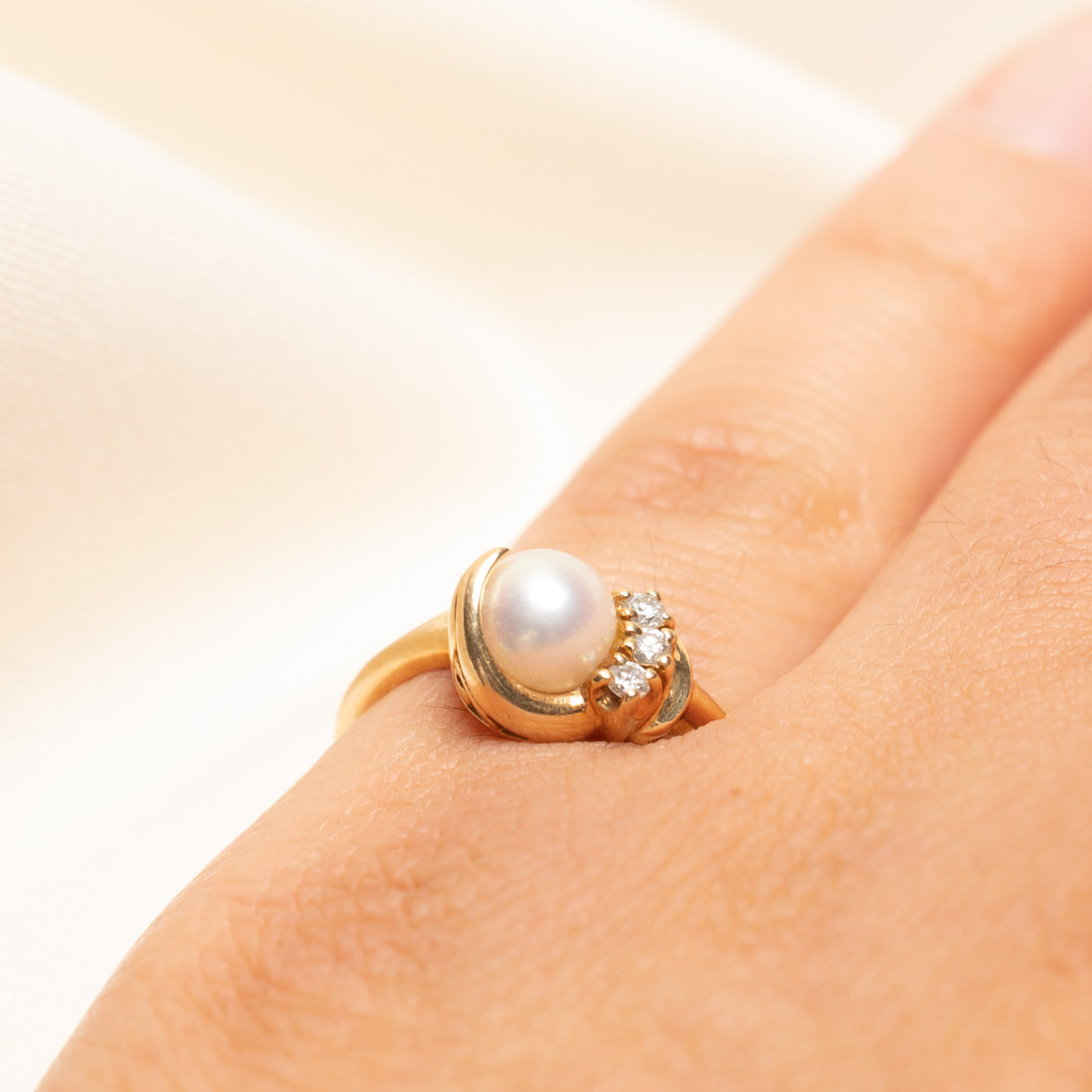 Pearl & Diamond Accented Ring | 0.10ctw | SZ 5.75