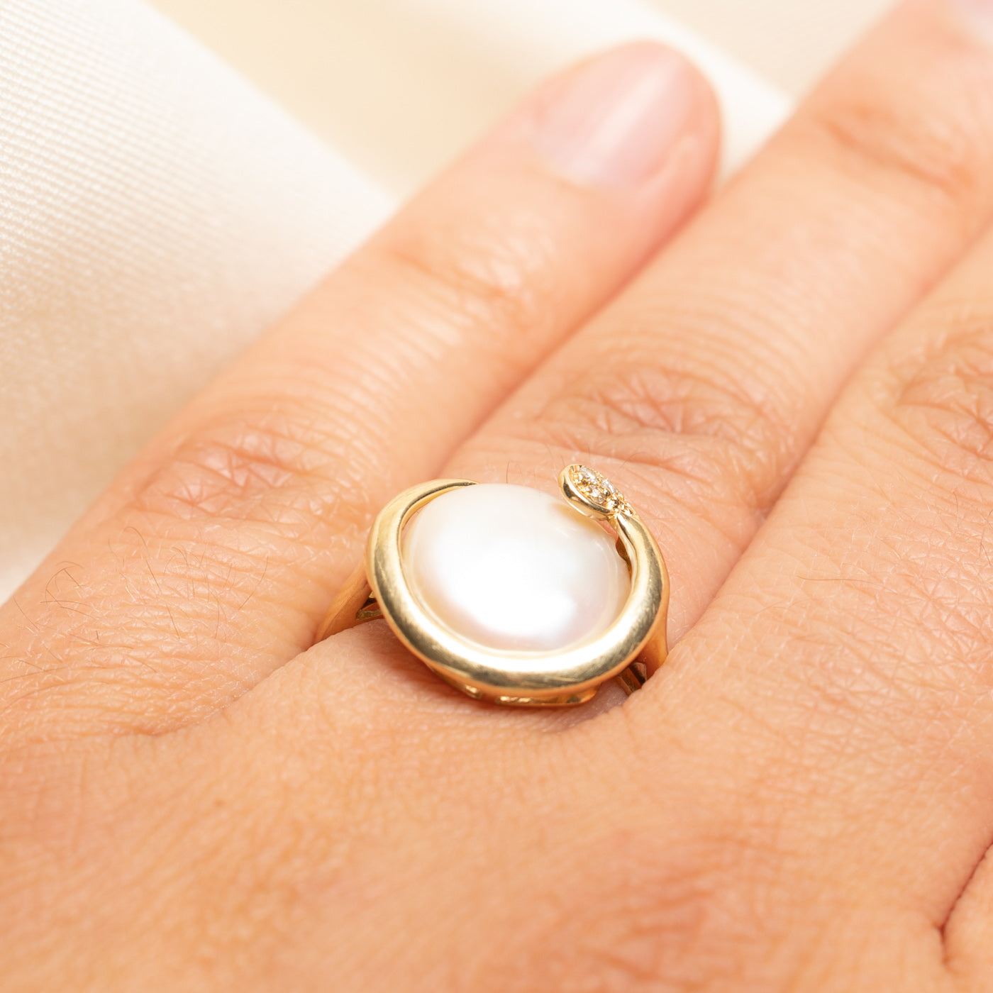 Button Pearl & Diamond Ring | 0.02ctw | SZ 6